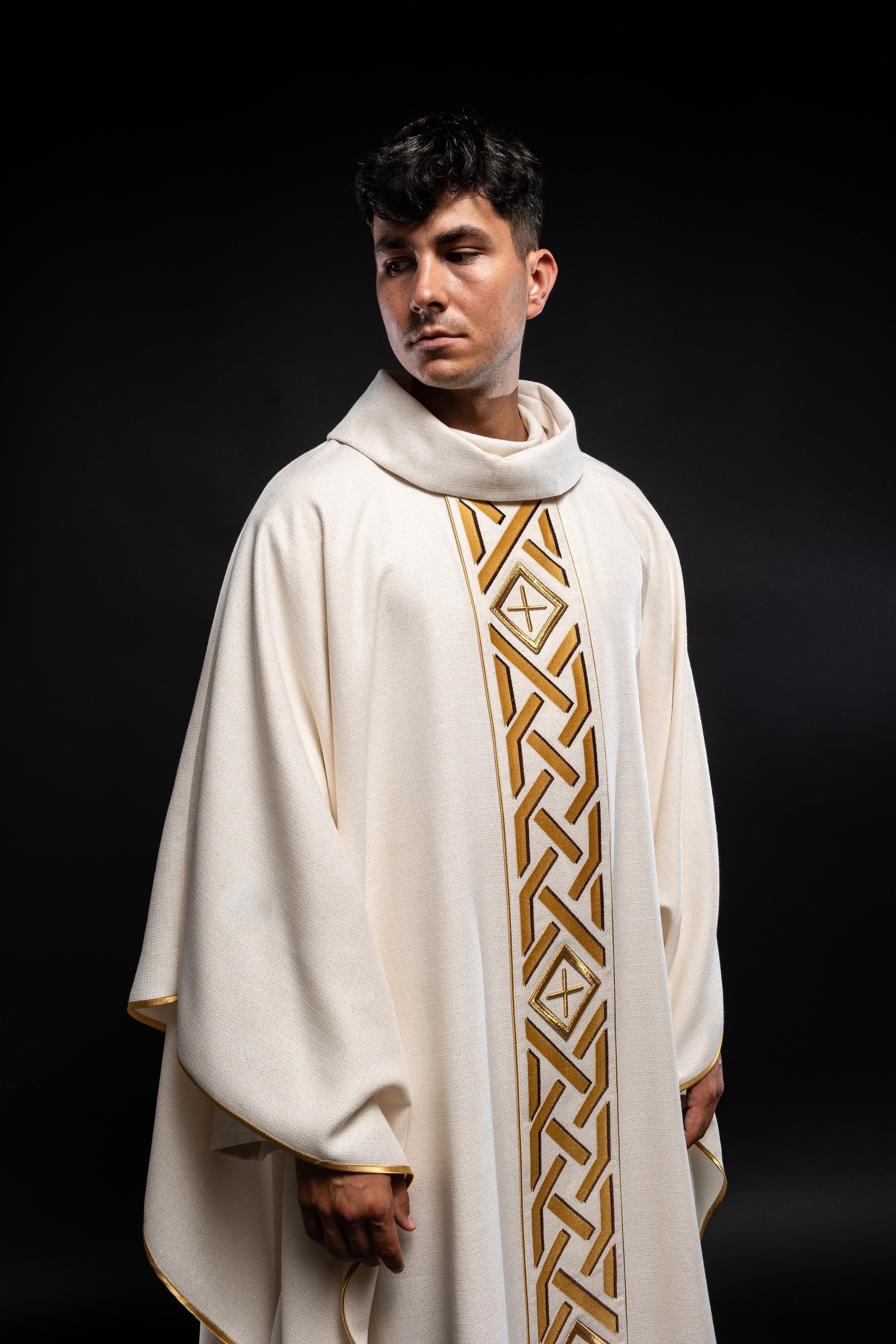 Chasuble embroidered with ecru Cross