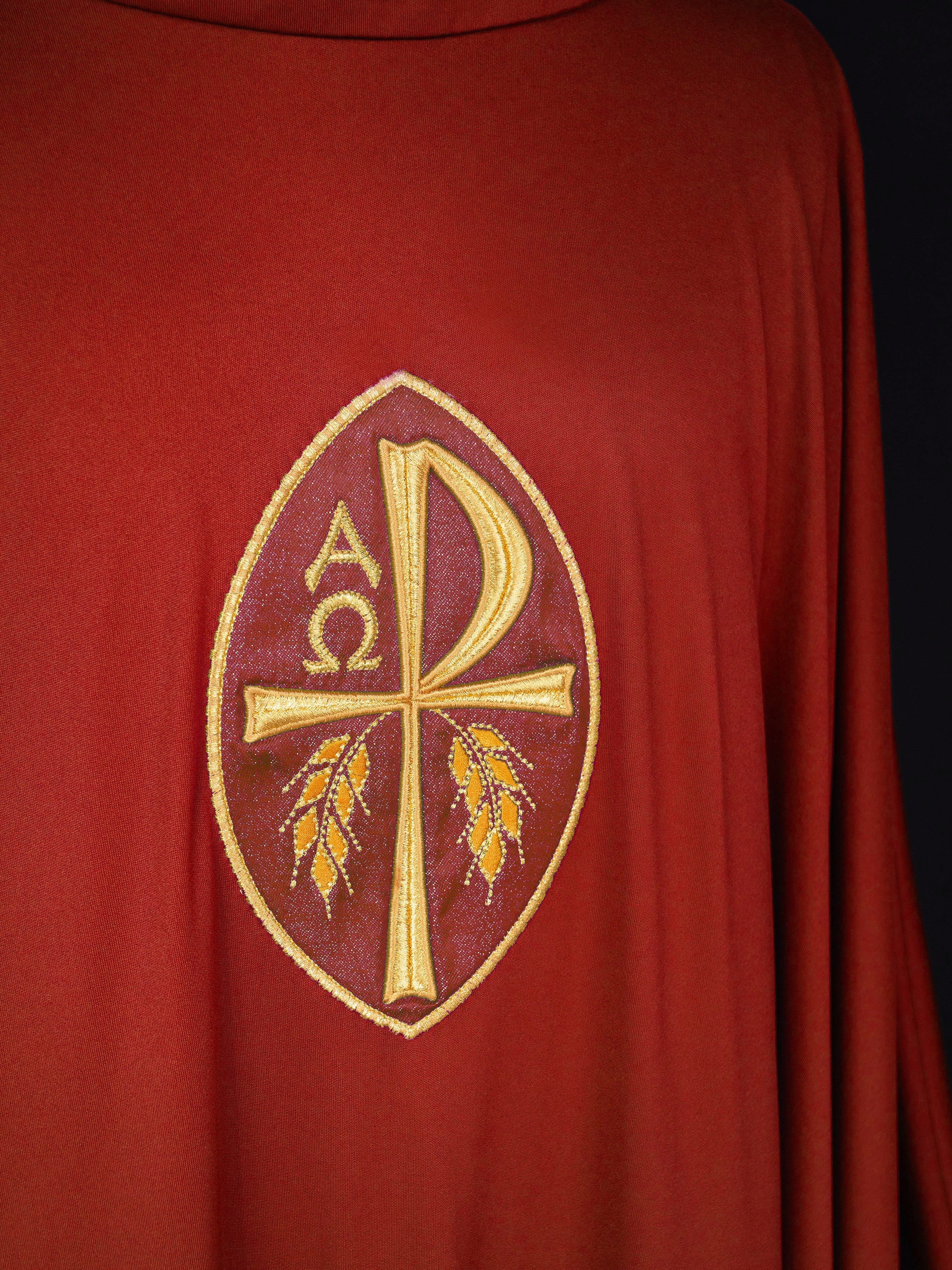 Red chasuble made of thin and light SACROLITE fabric