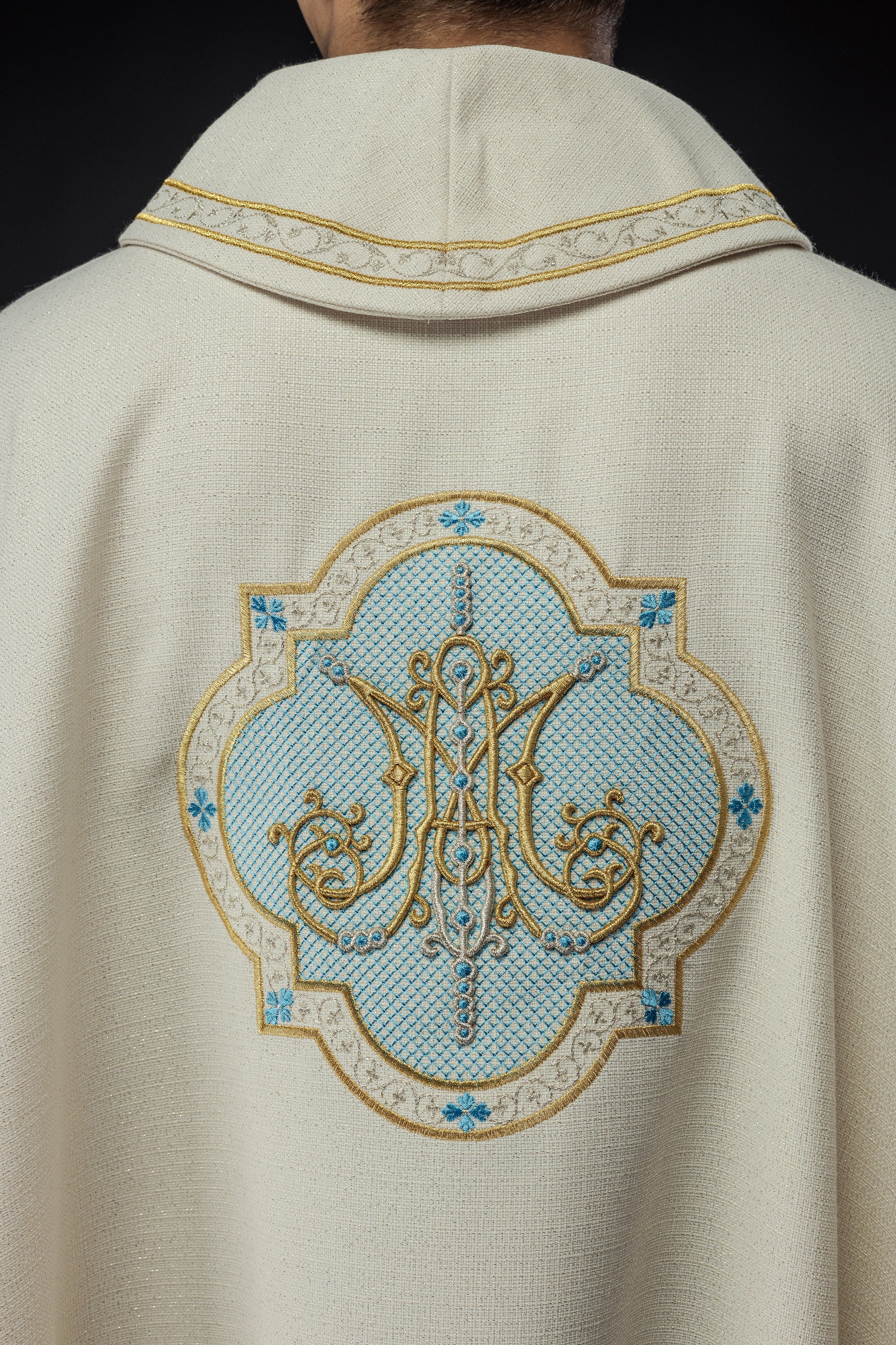 Marian chasuble in ivory with blue embroidery