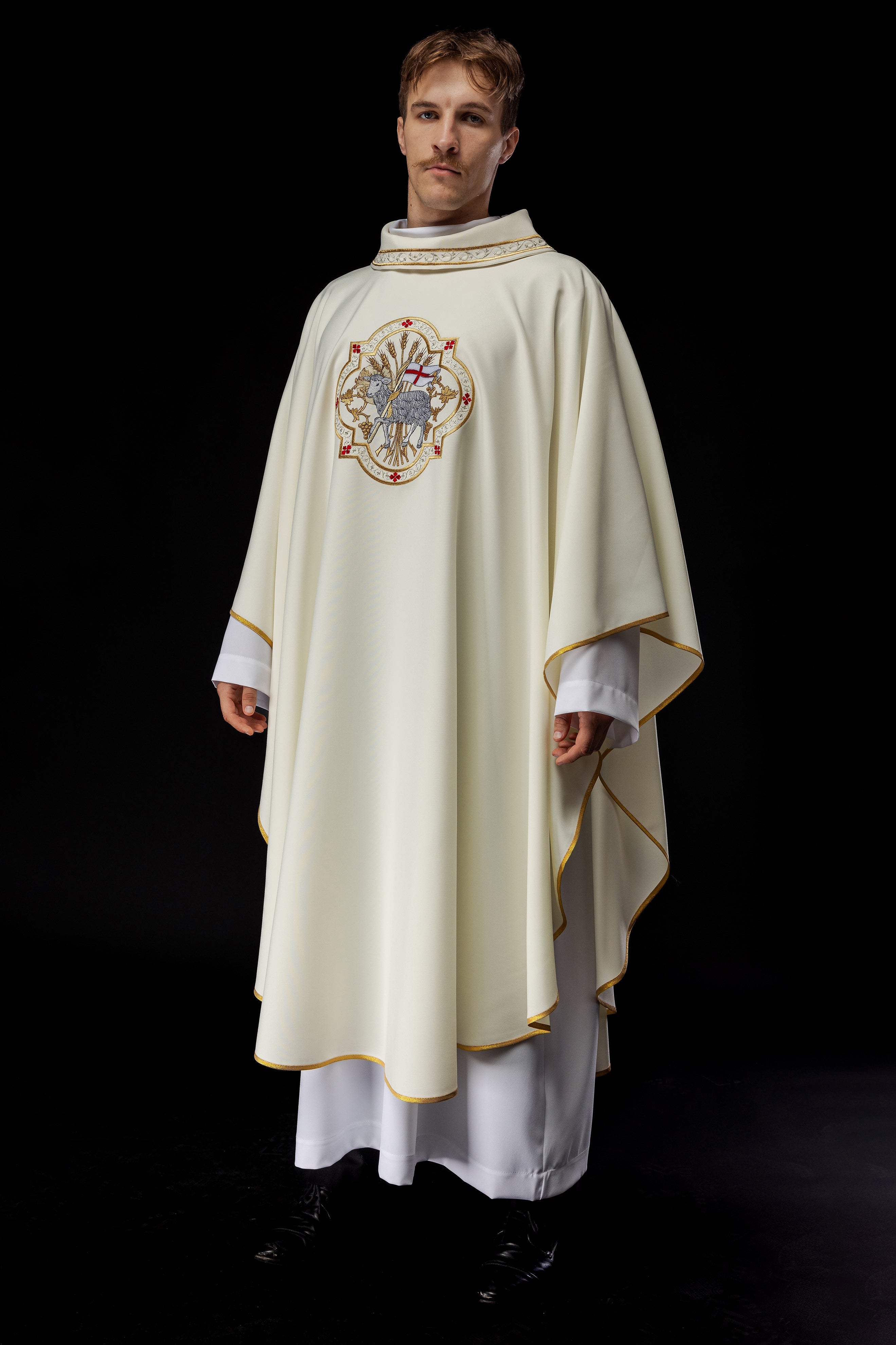 Classic ivory chasuble with the Lamb of God embroidery - HAFTINAUSA.COM