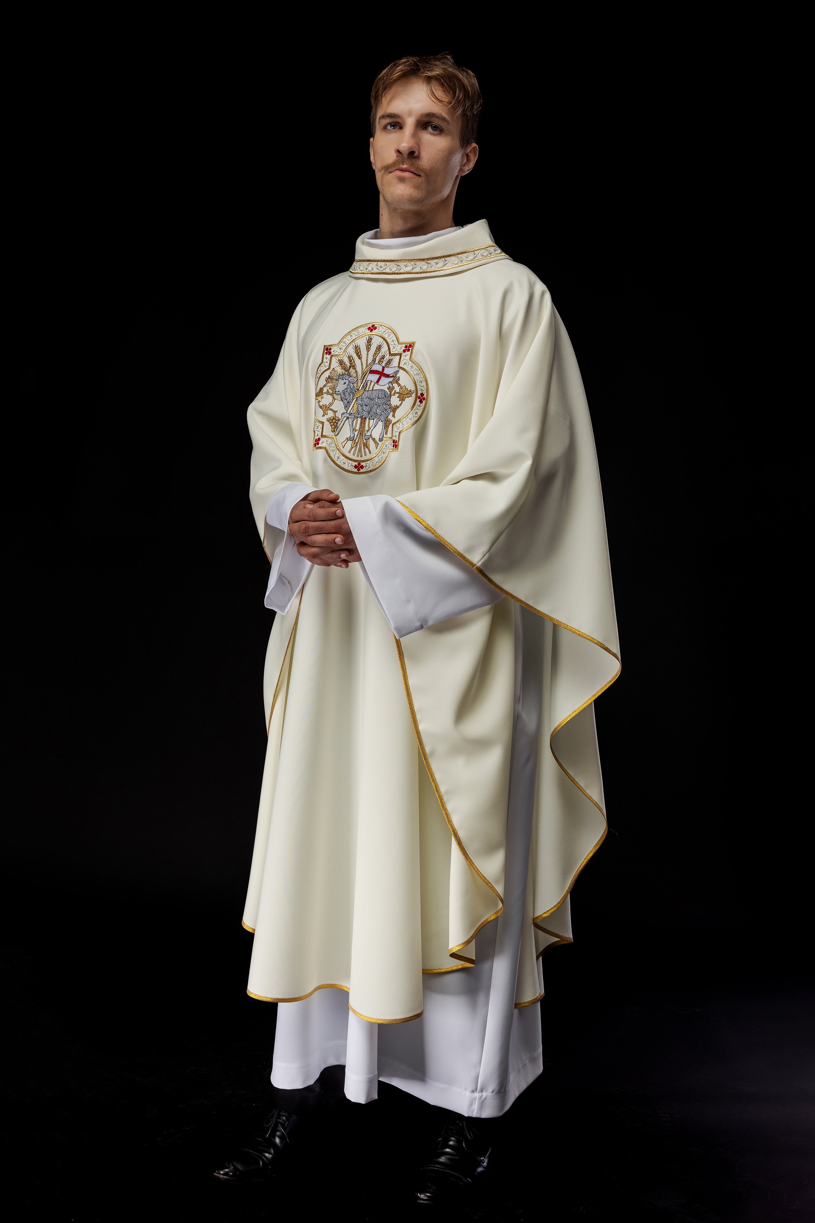 Classic ivory chasuble with the Lamb of God embroidery - HAFTINAUSA.COM