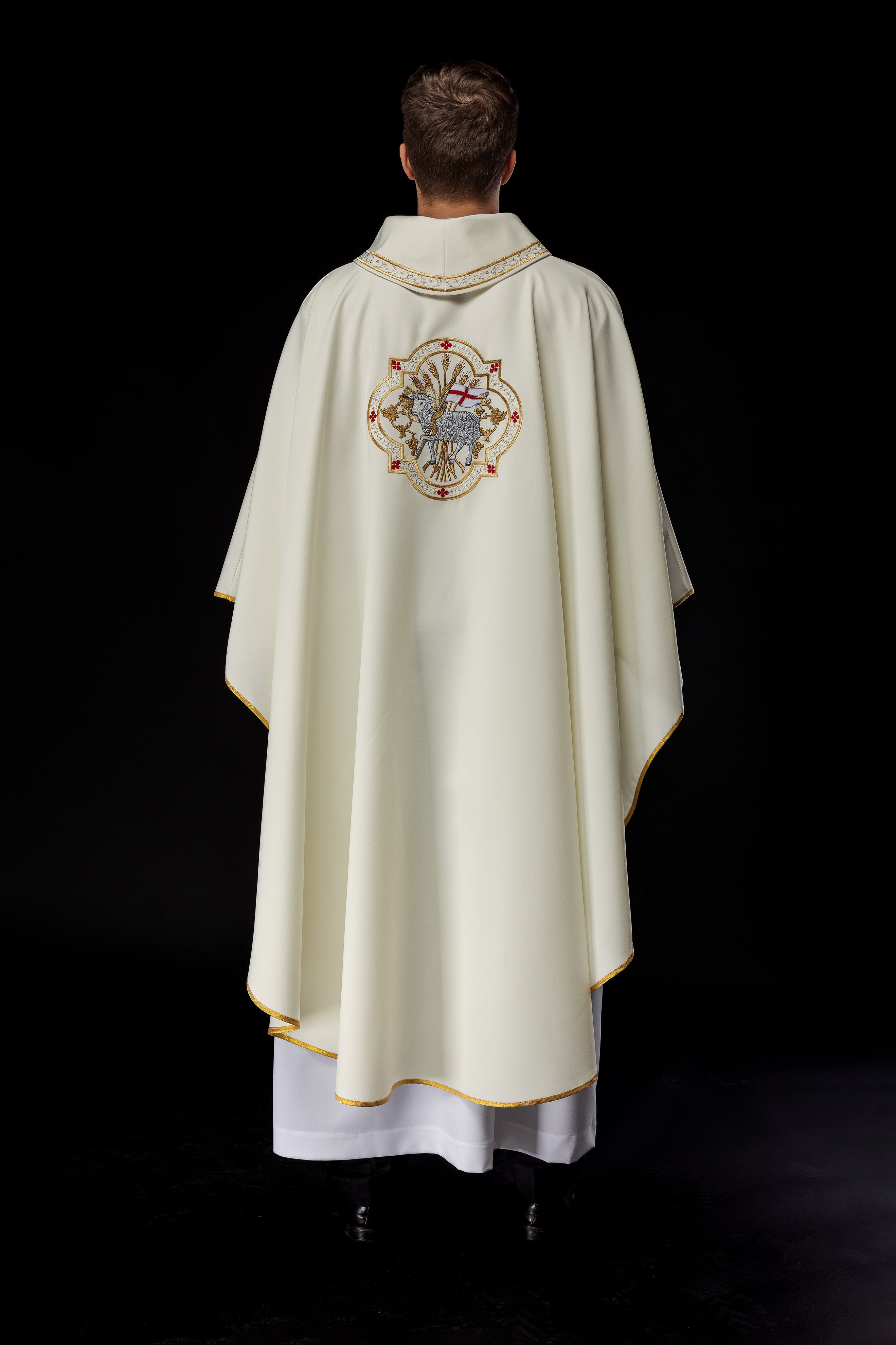 Classic ivory chasuble with the Lamb of God embroidery - HAFTINAUSA.COM