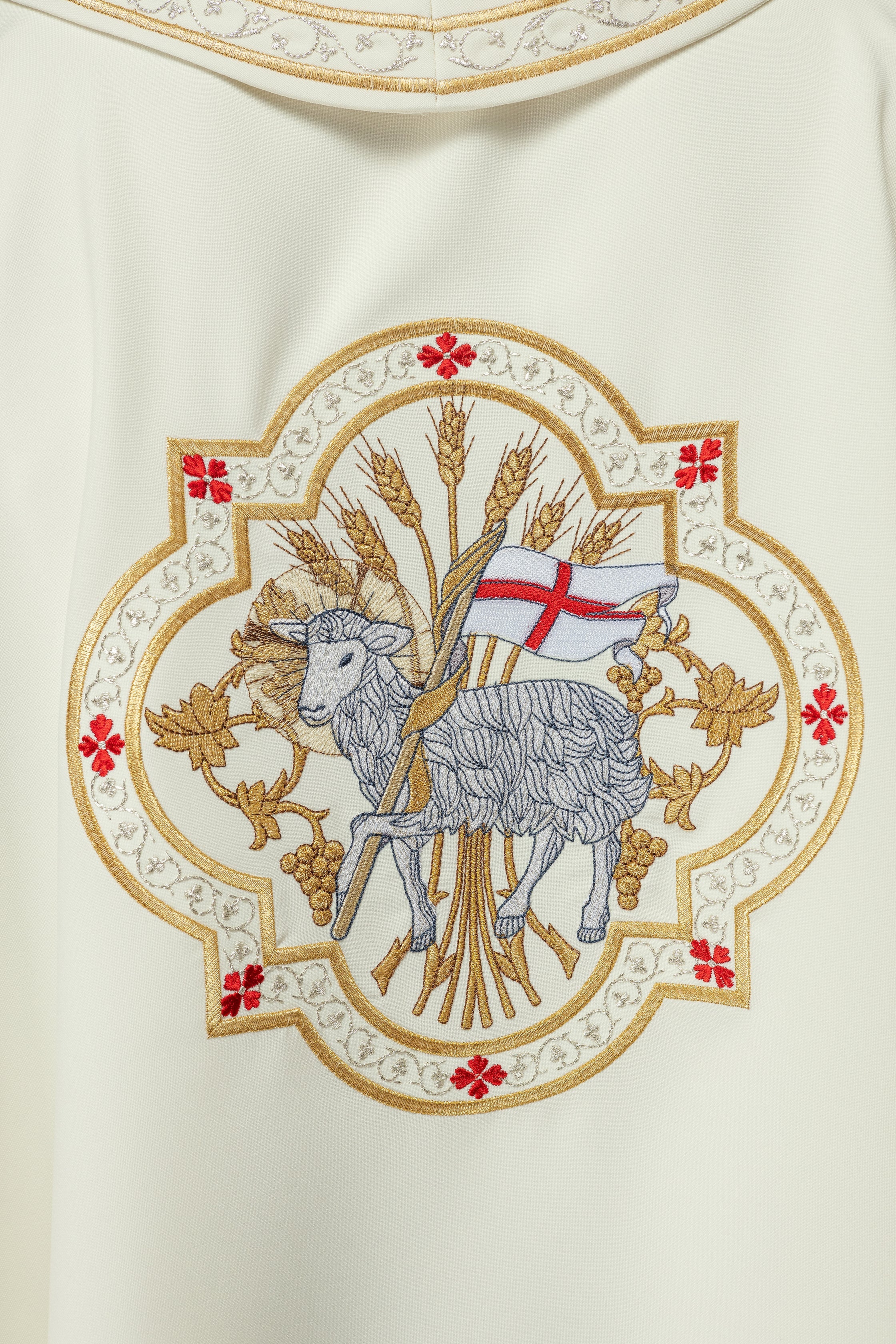 Classic ivory chasuble with the Lamb of God embroidery - HAFTINAUSA.COM