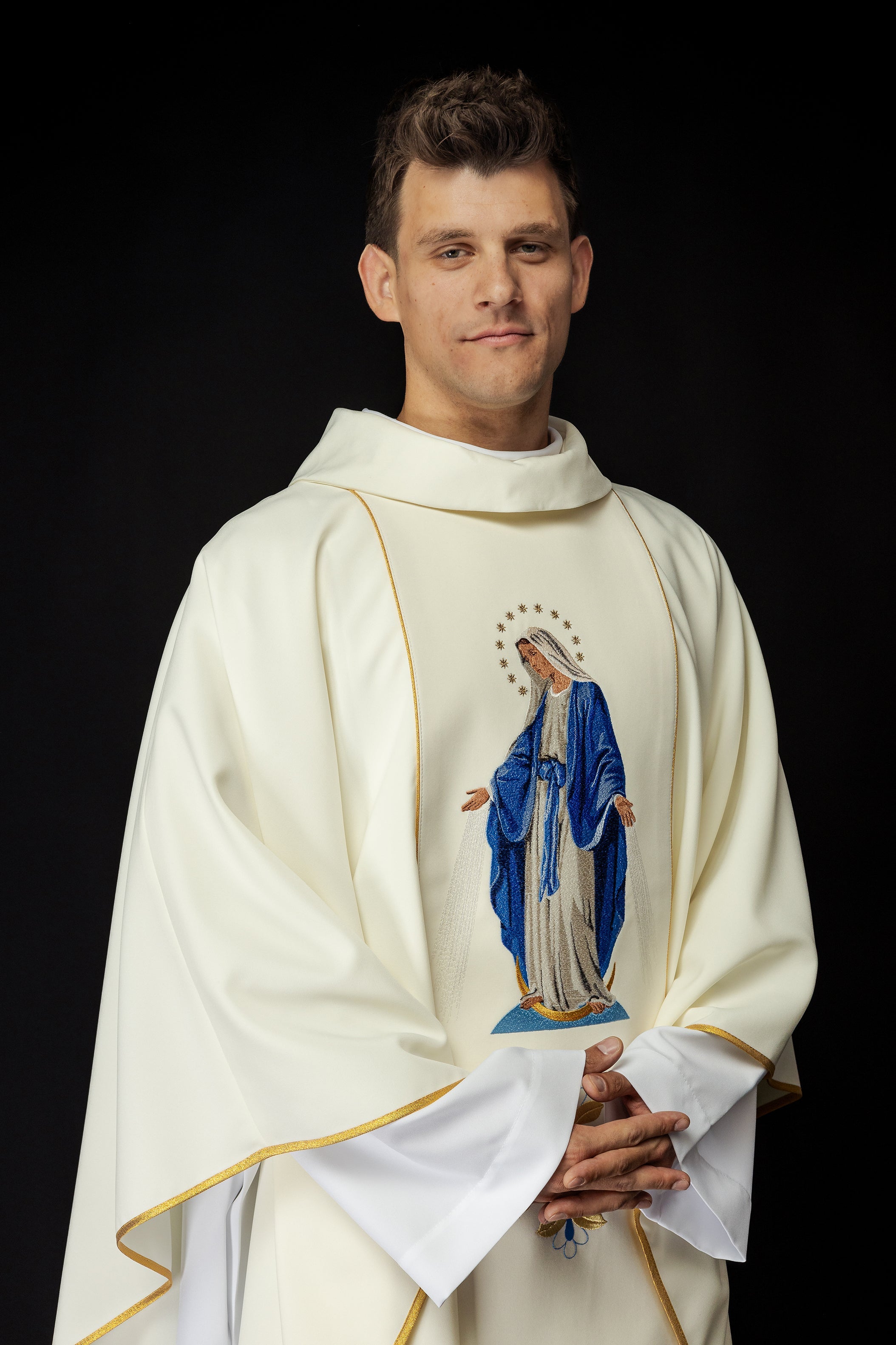 Ivory chasuble with the image of Our Lady Immaculate