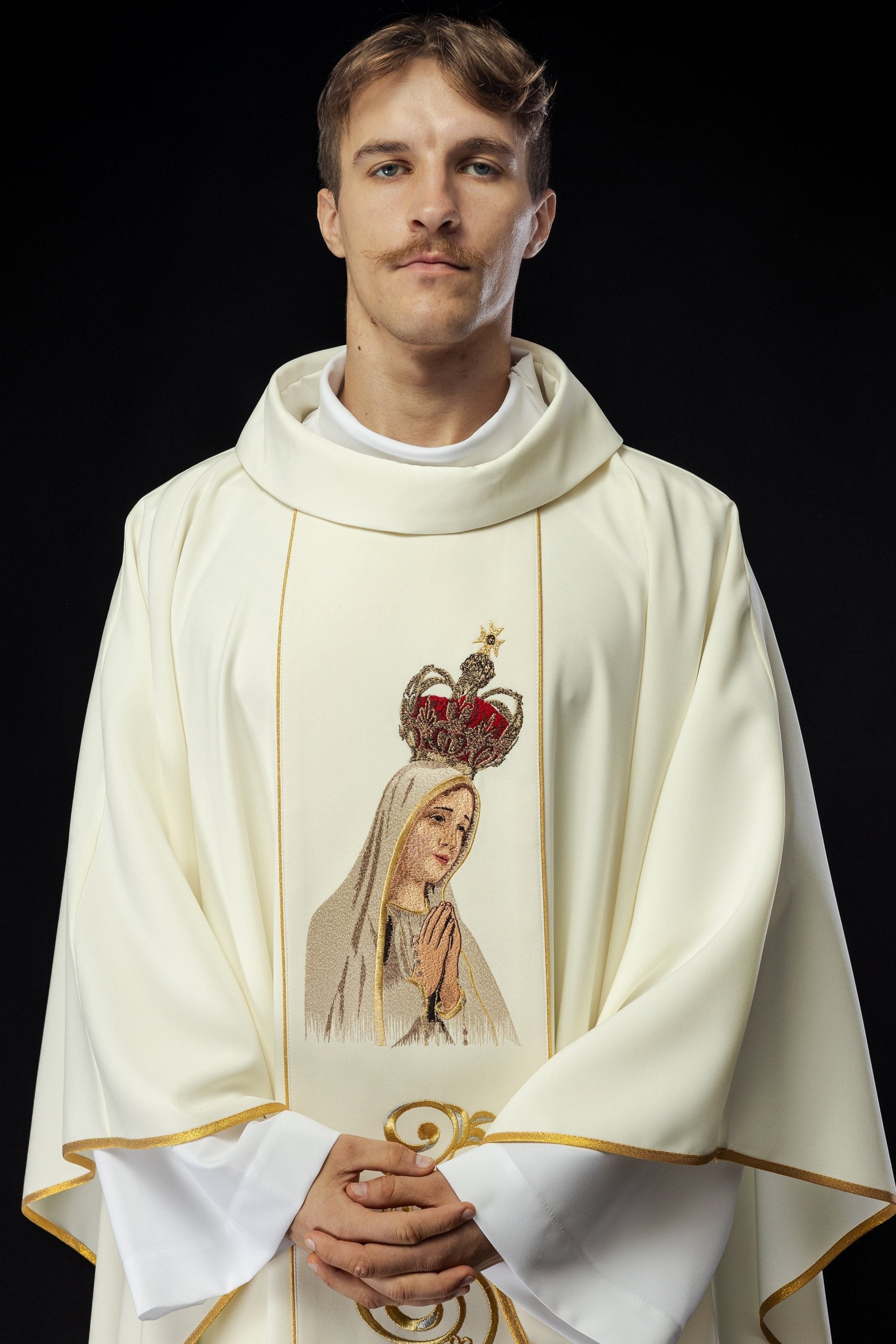 Chasuble with Our Lady of Fatima embroidery - HAFTINAUSA.COM