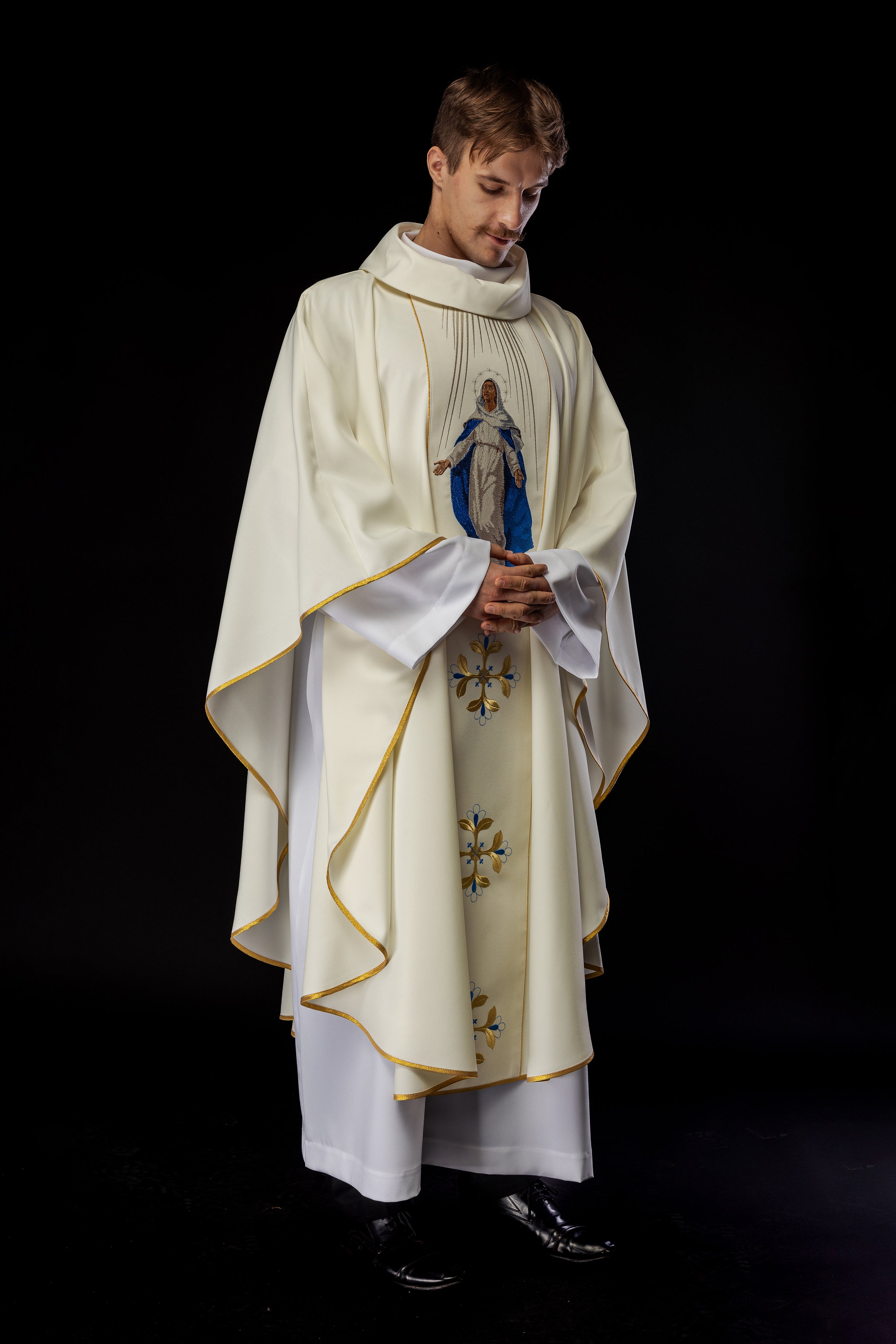 Chasuble with Our Lady of the Assumption embroidery - HAFTINAUSA.COM