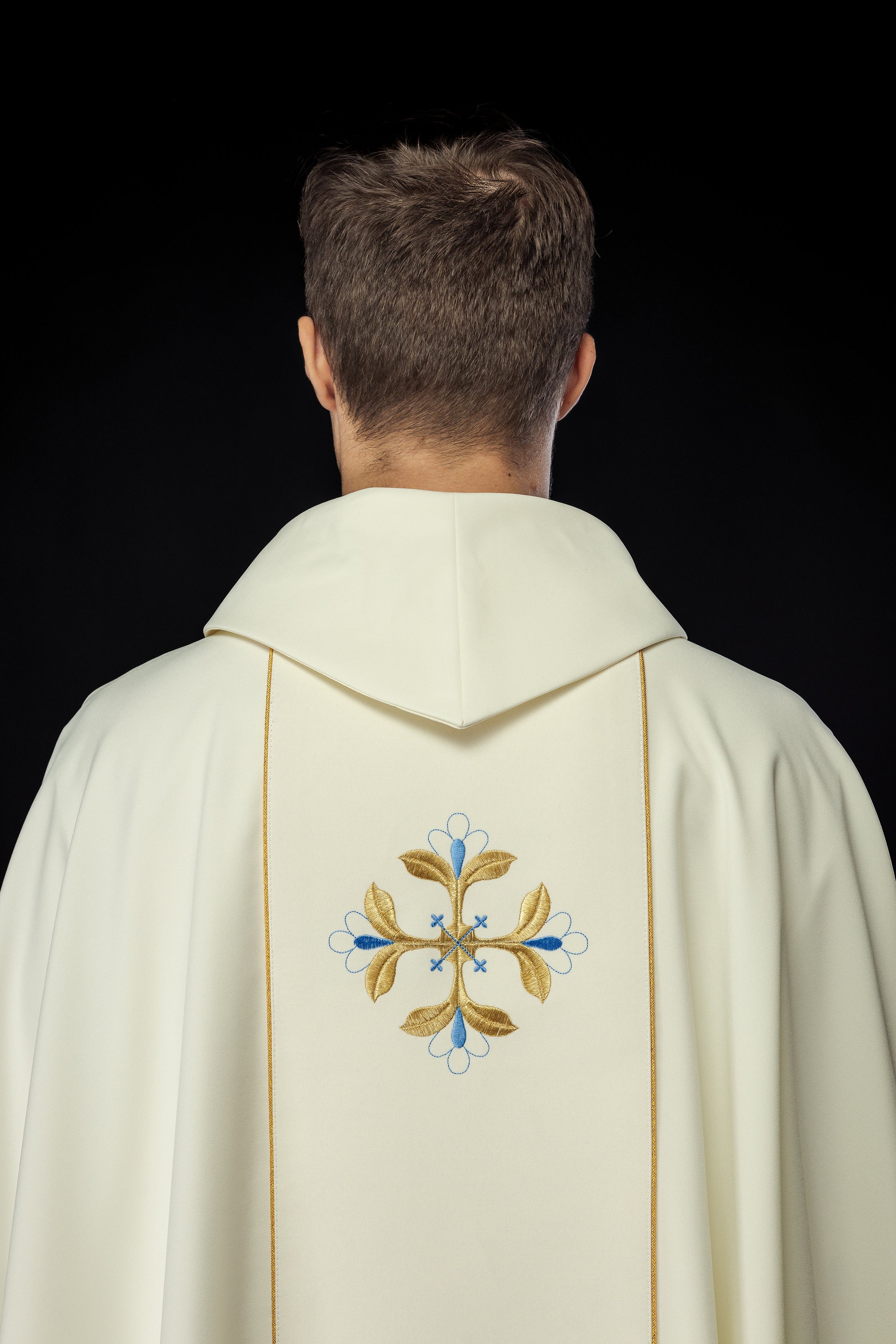 Chasuble with Our Lady of the Assumption embroidery - HAFTINAUSA.COM