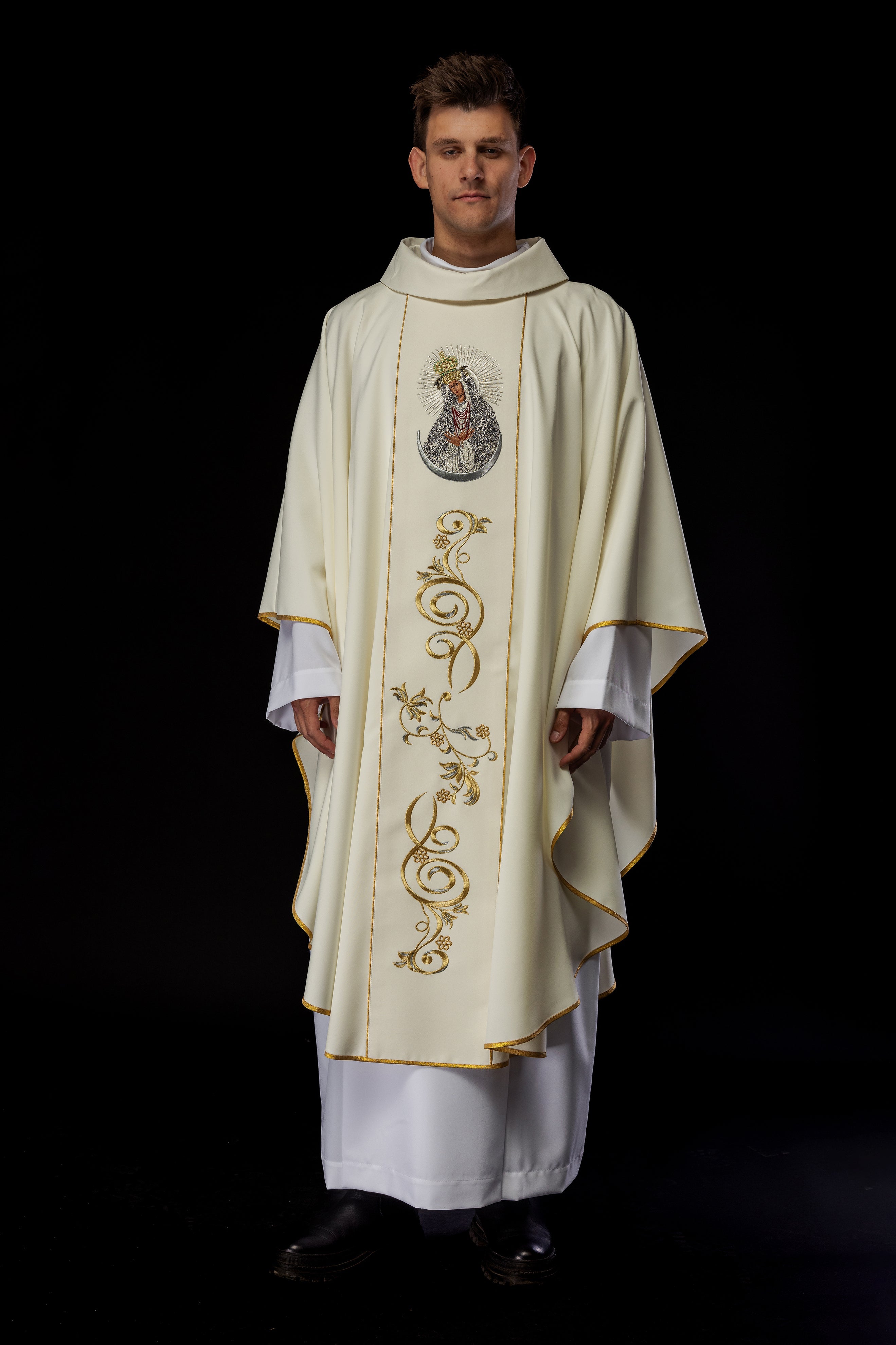 Marian chasuble with the image of Our Lady of Dawn