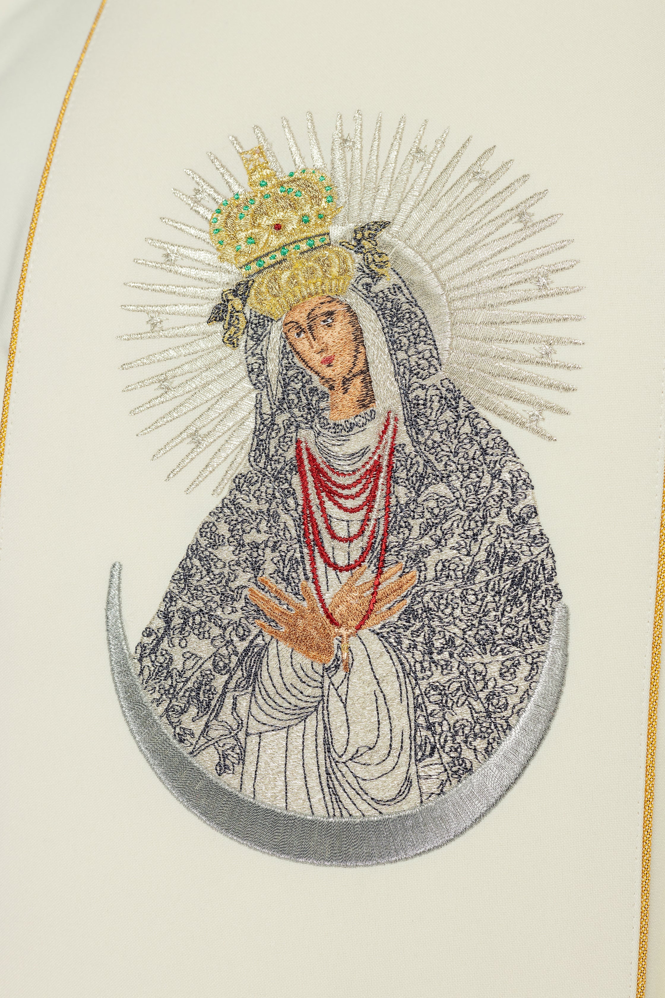 Marian chasuble with the image of Our Lady of Dawn