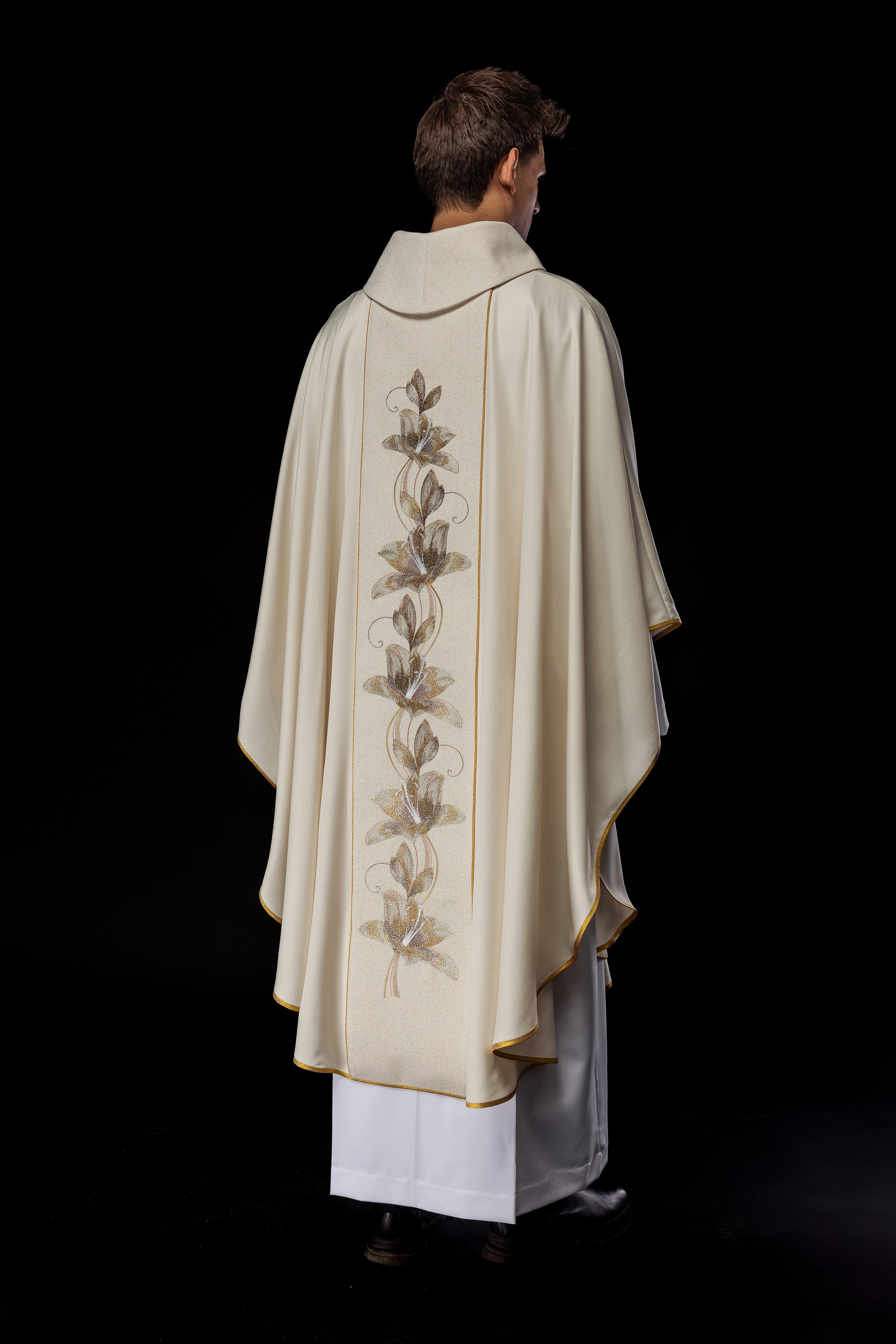 Priest chasuble with Our Lady of Guadalupe and floral embroidery