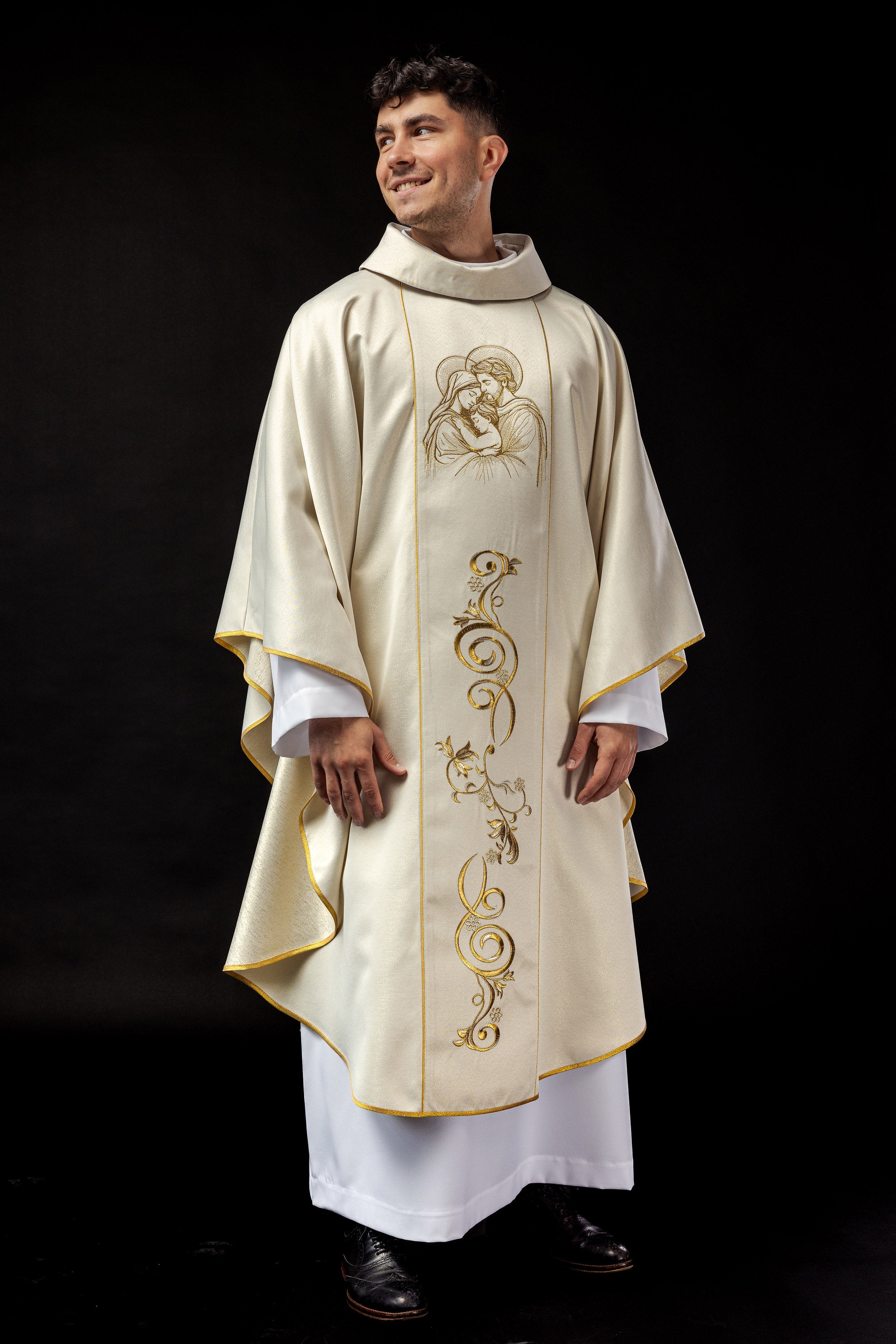 Embroidered chasuble for Christmas with an image of the Holy Family