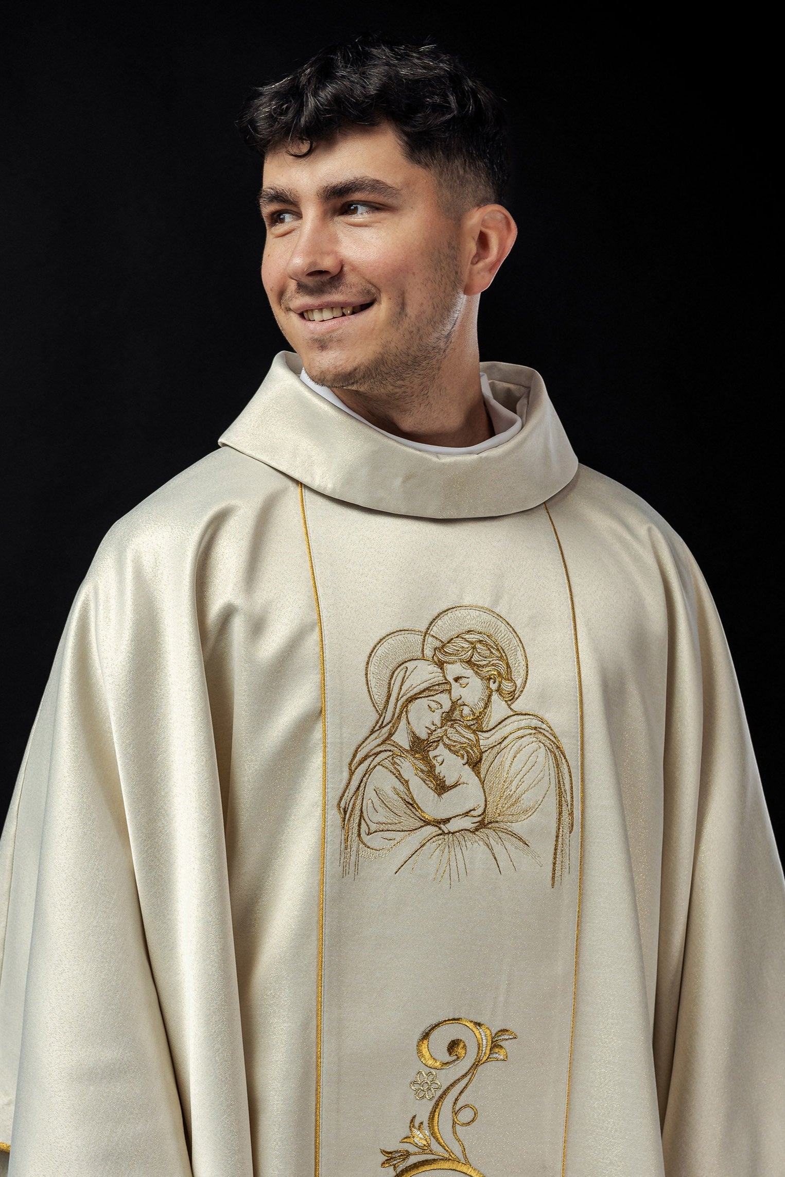 Embroidered chasuble for Christmas with an image of the Holy Family