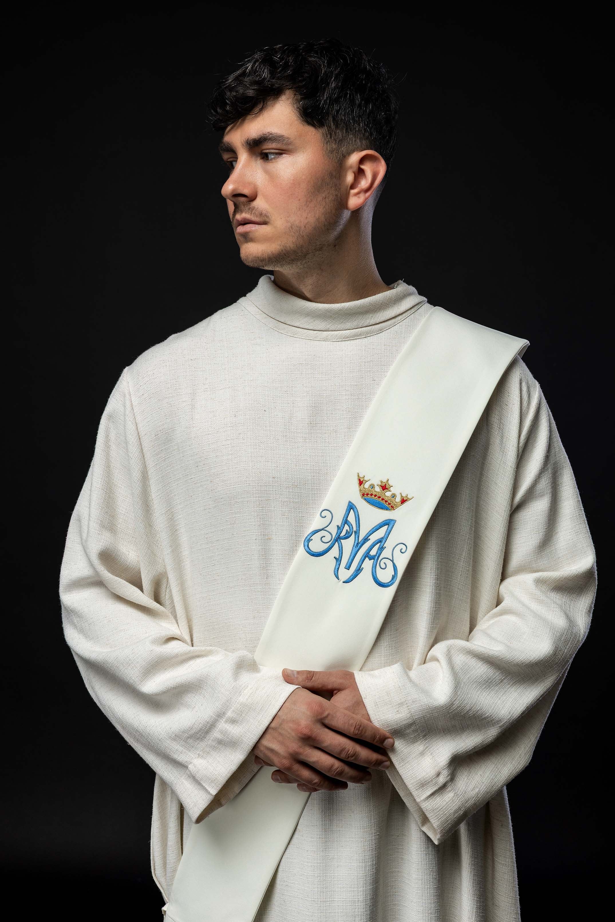 Ecru Deacon stole with Marian embroidery