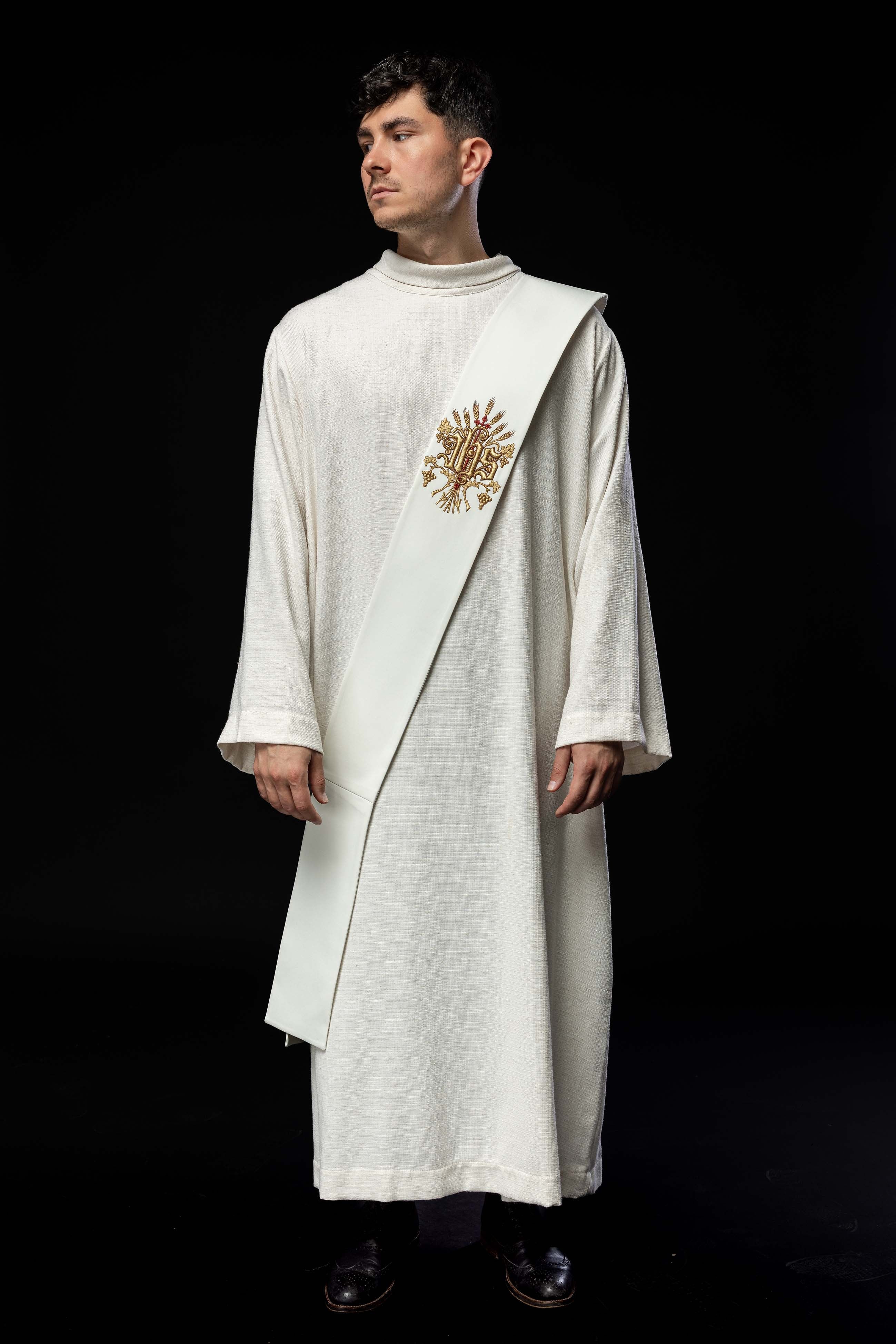 Deacon stole with grape and cross motif in ecru