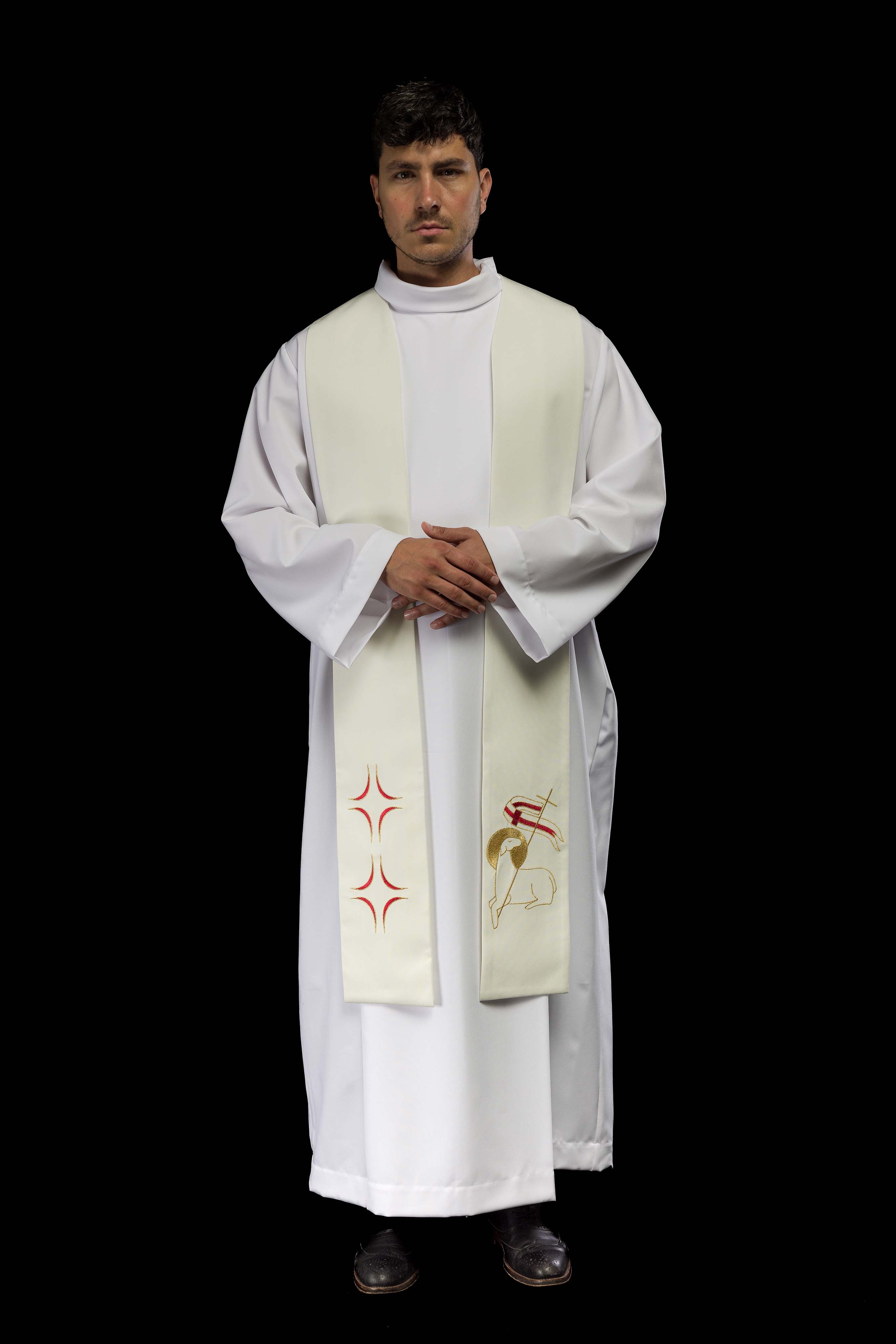 Priestly stole with embroidered Cross and Lamb in ecru
