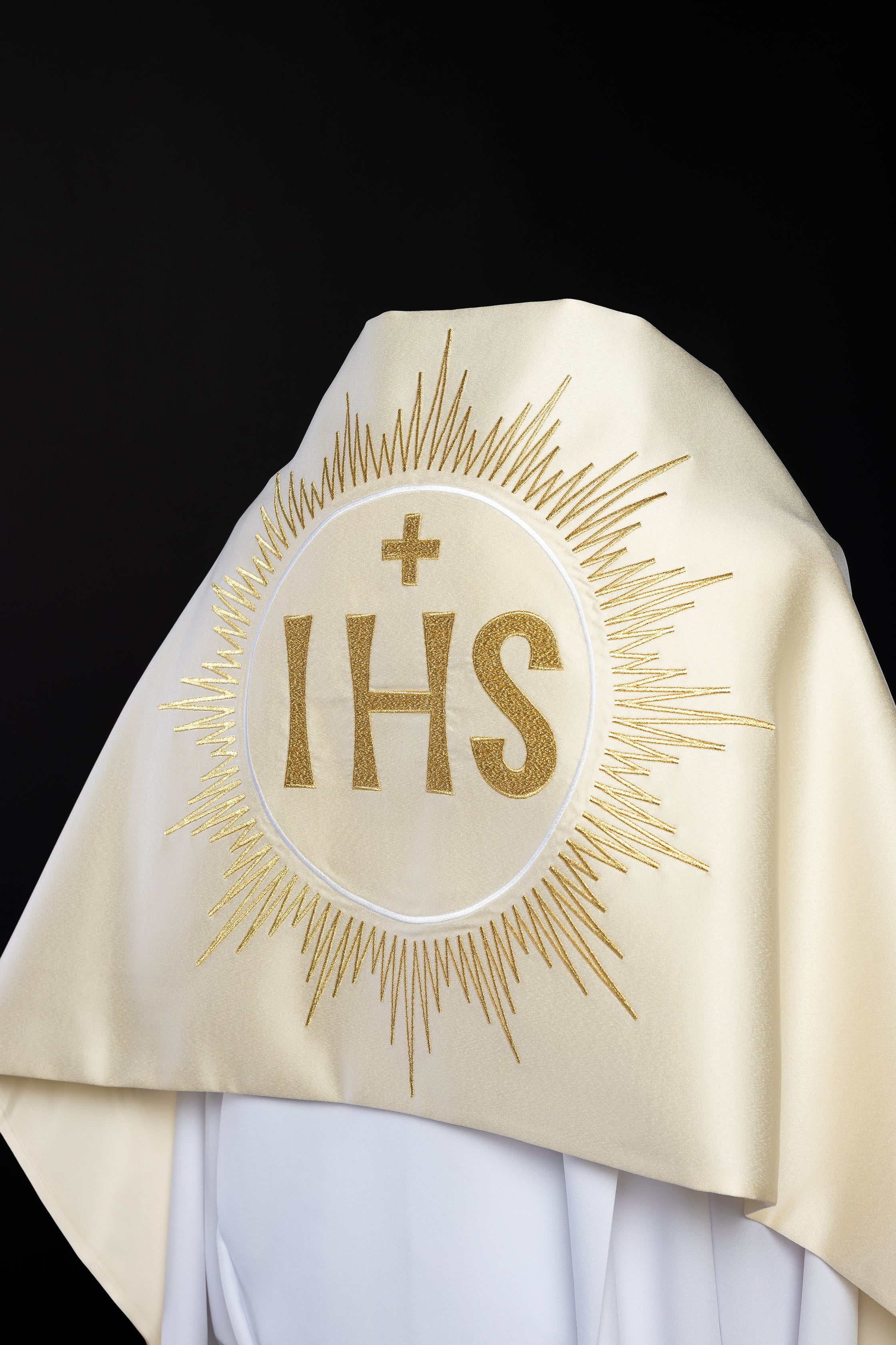 Embroidered veil with the IHS motif in ecru