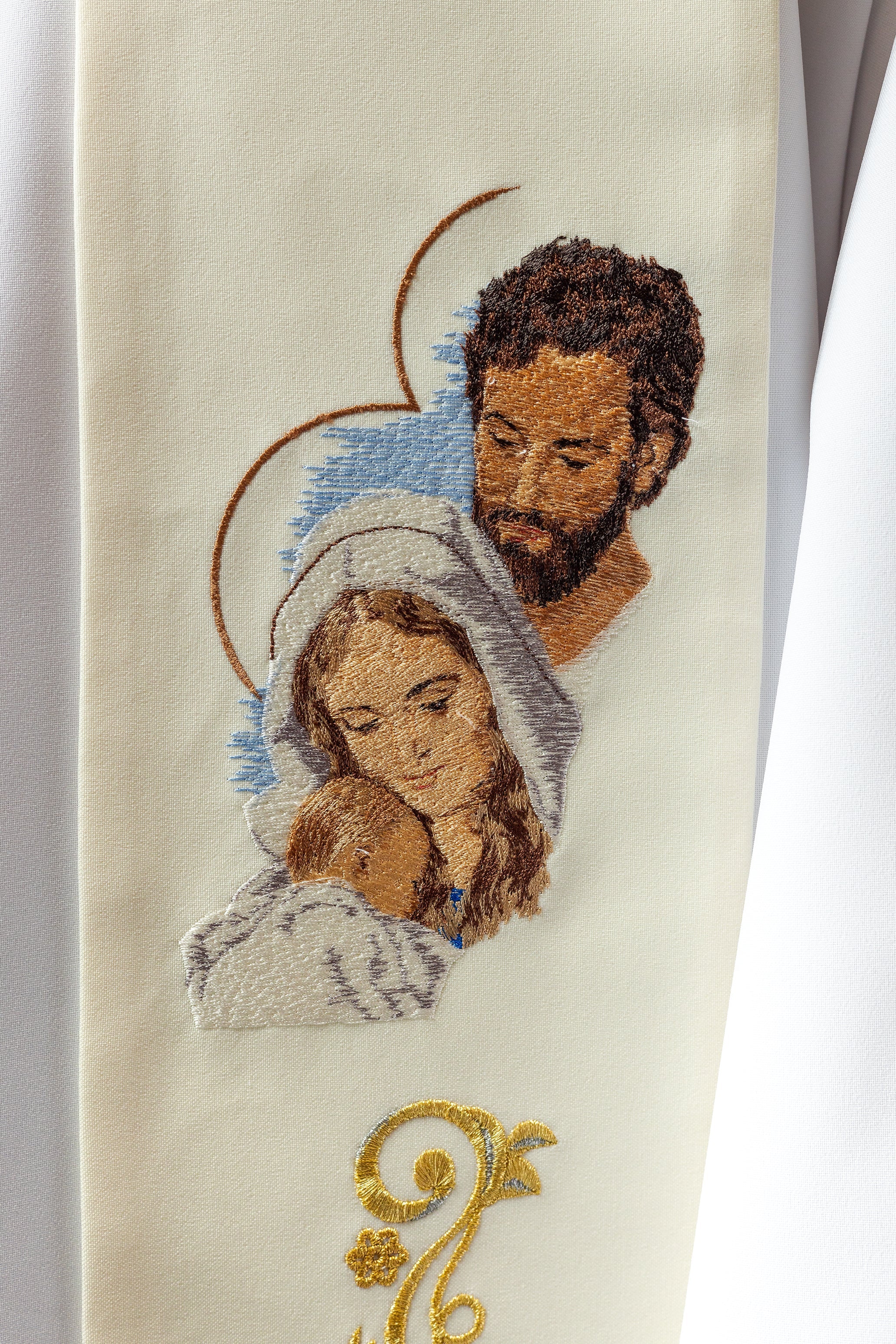 Embroidered stole with the image of the Holy Family for Christmas