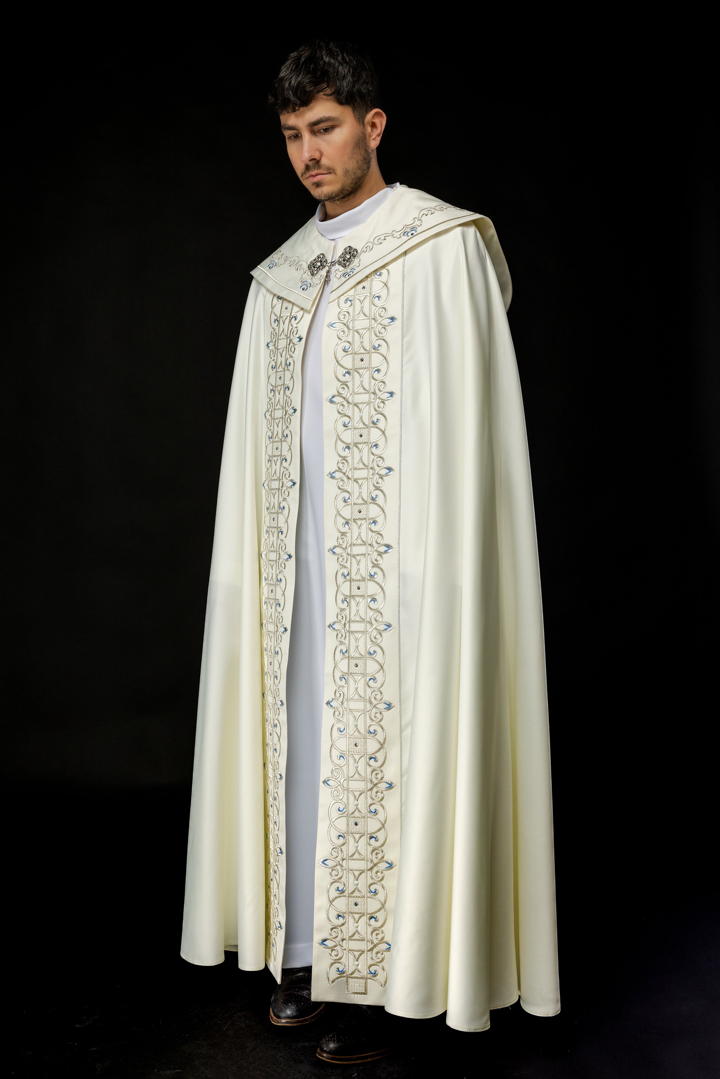 Liturgical Veil Embroidered with Mary Motif Ecru