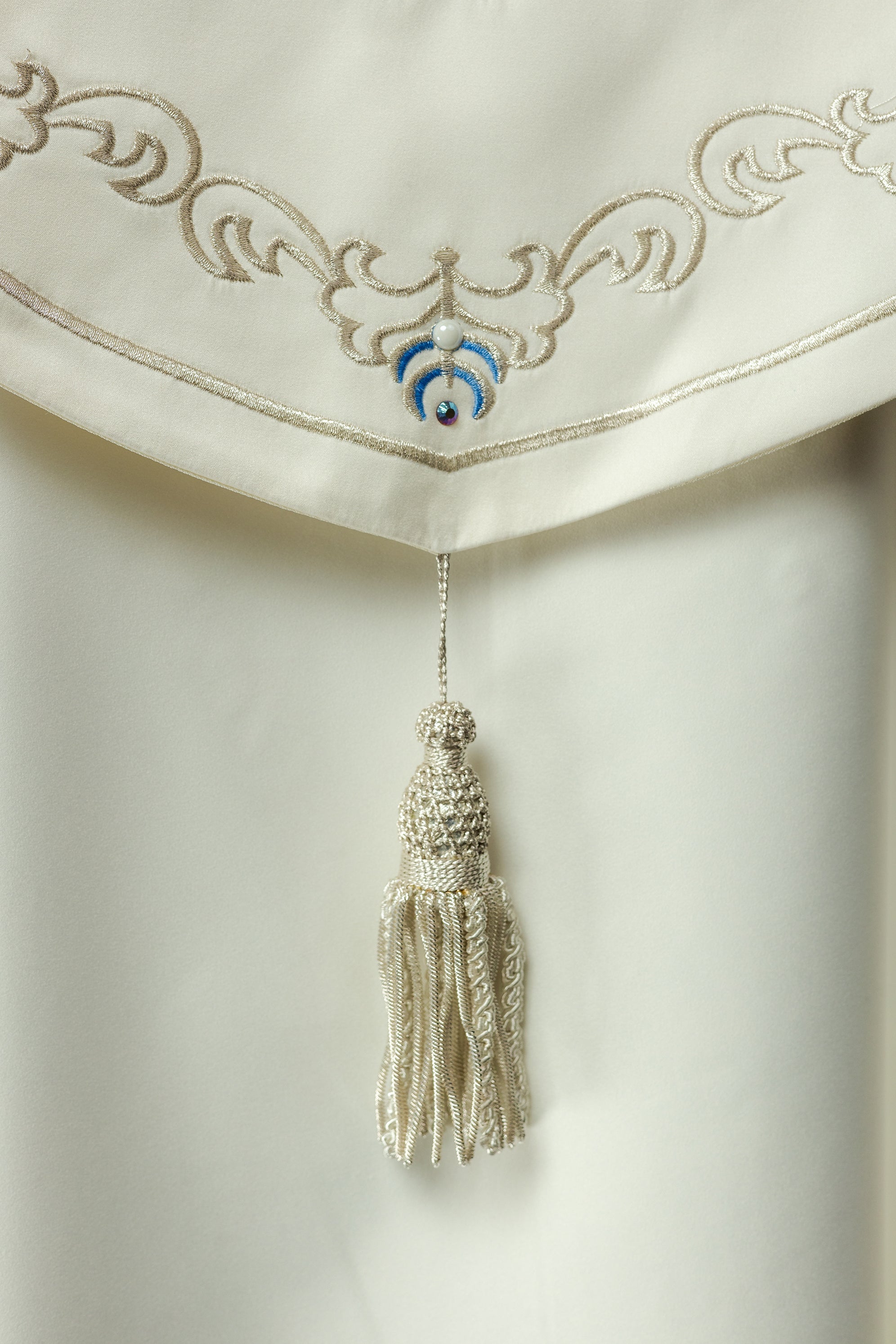 Liturgical Veil Embroidered with Mary Motif Ecru