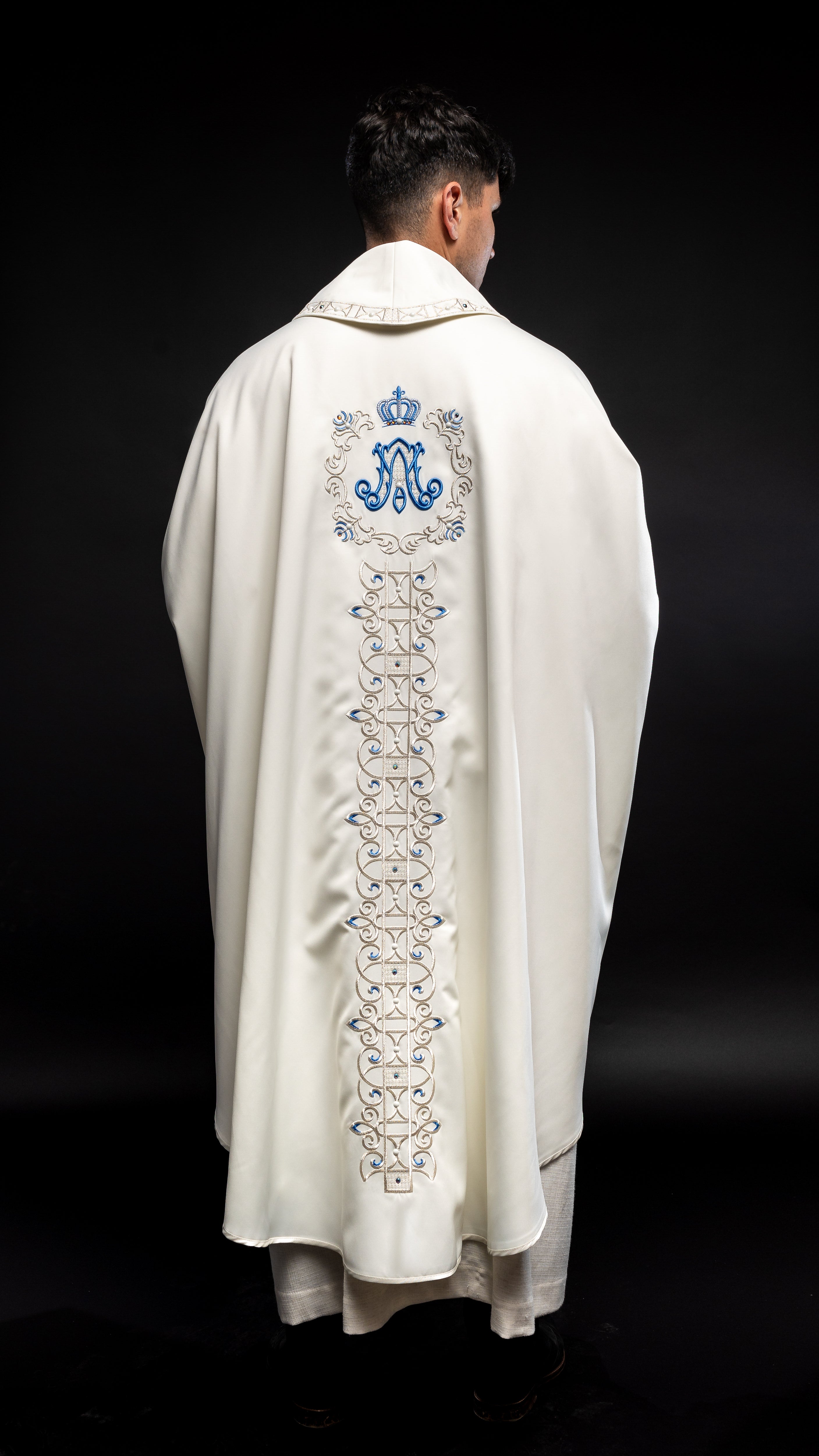 Ivory colored Marian chasuble finished with blue stones - HAFTINAUSA.COM