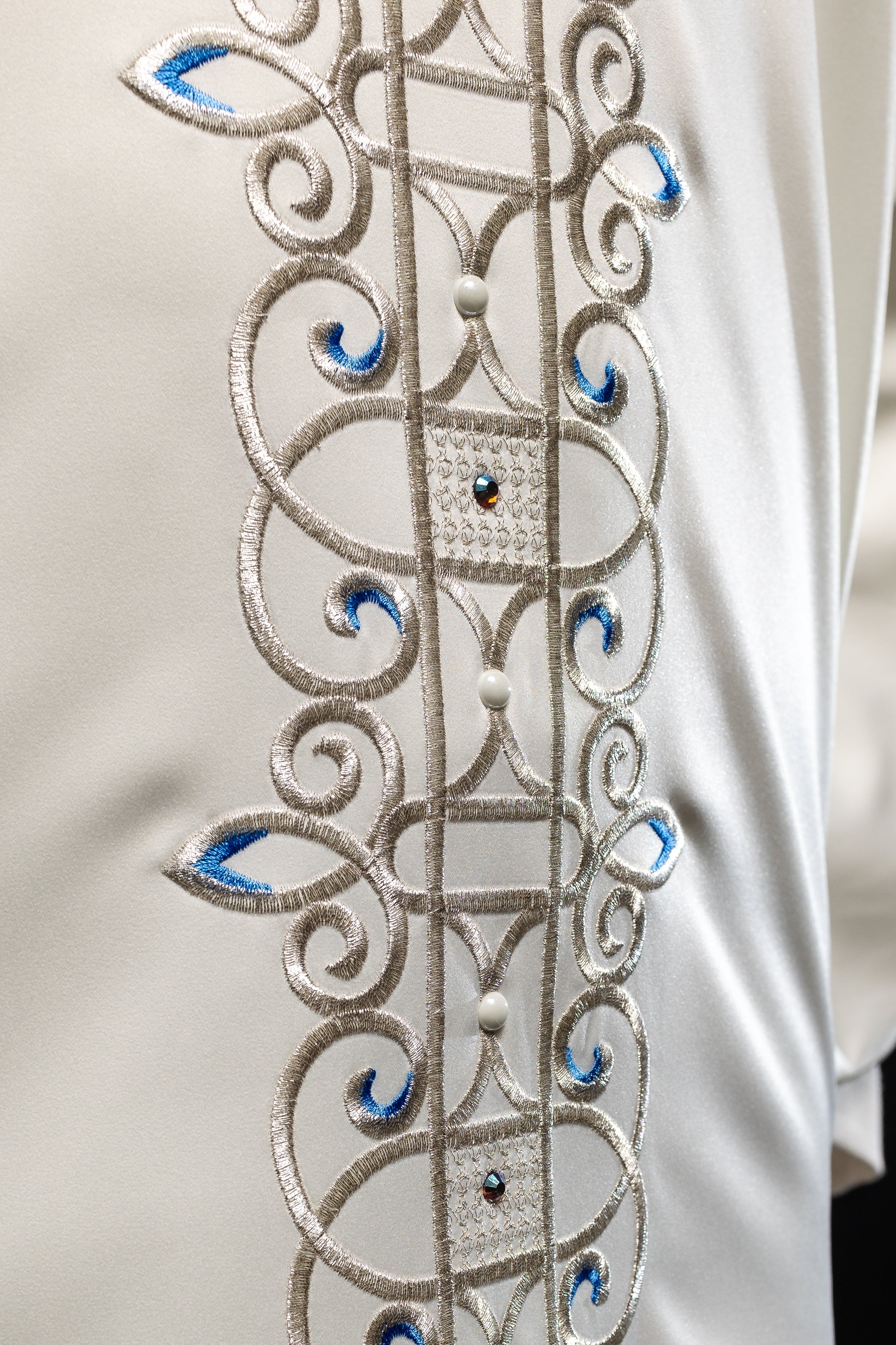 Ivory colored Marian chasuble finished with blue stones - HAFTINAUSA.COM