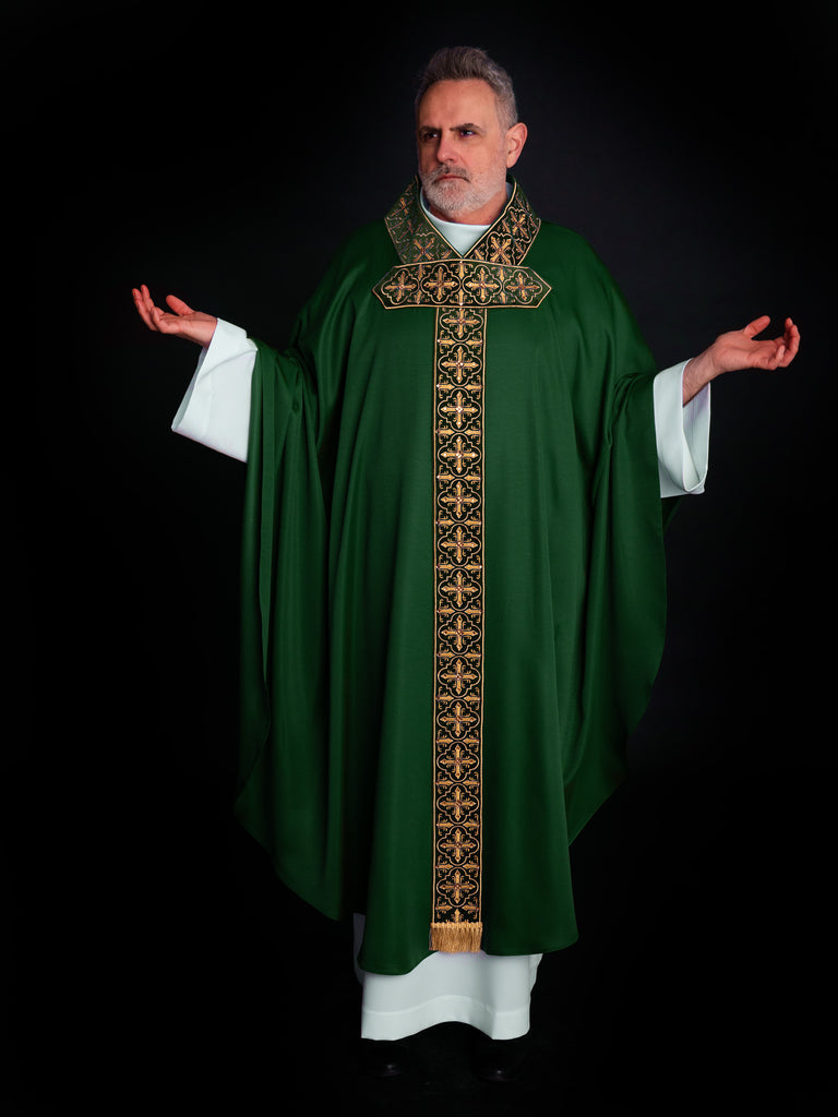 Green chasuble finished with 500 green faceted stones