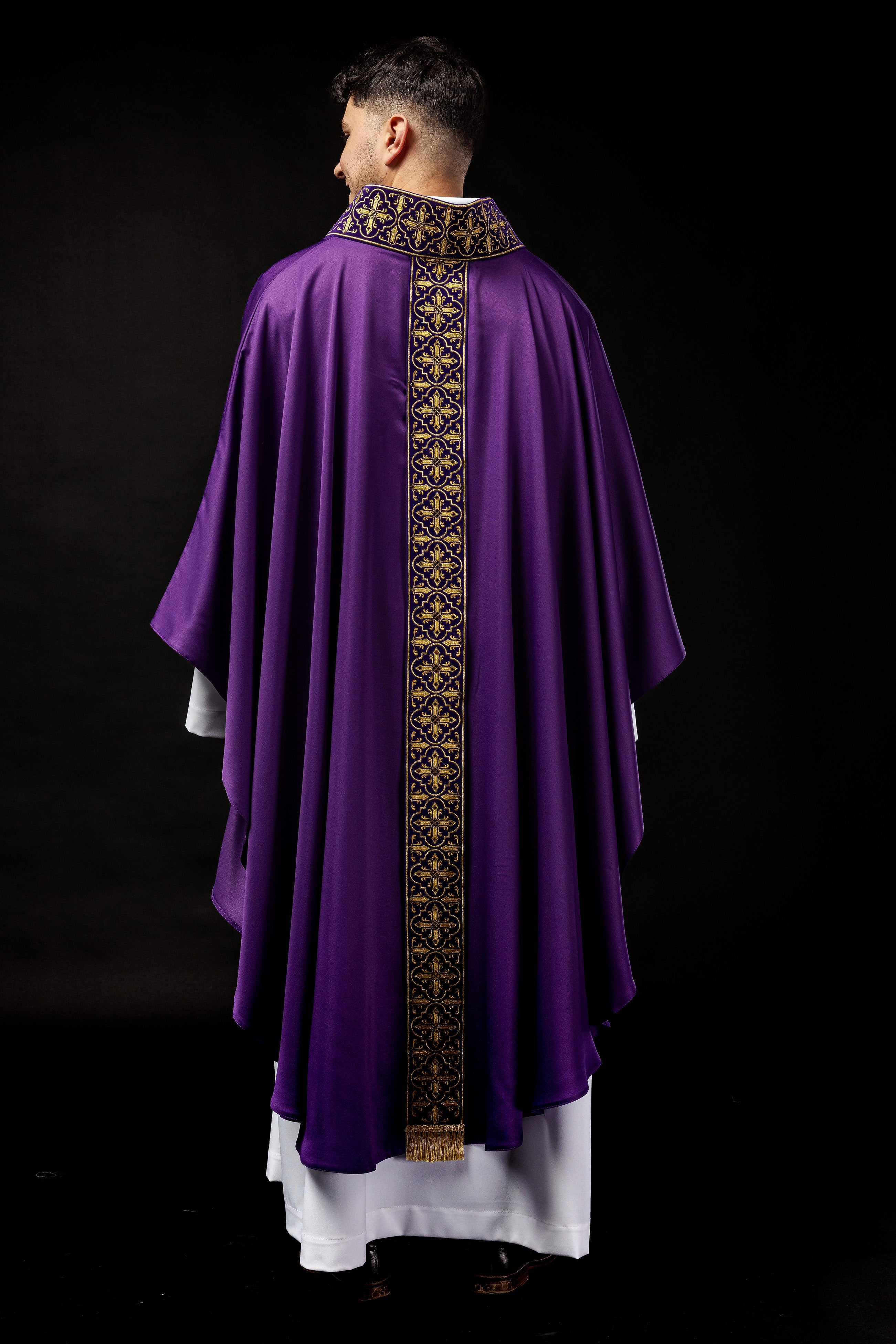 Purple chasuble finished by hand with 500 decorative stones