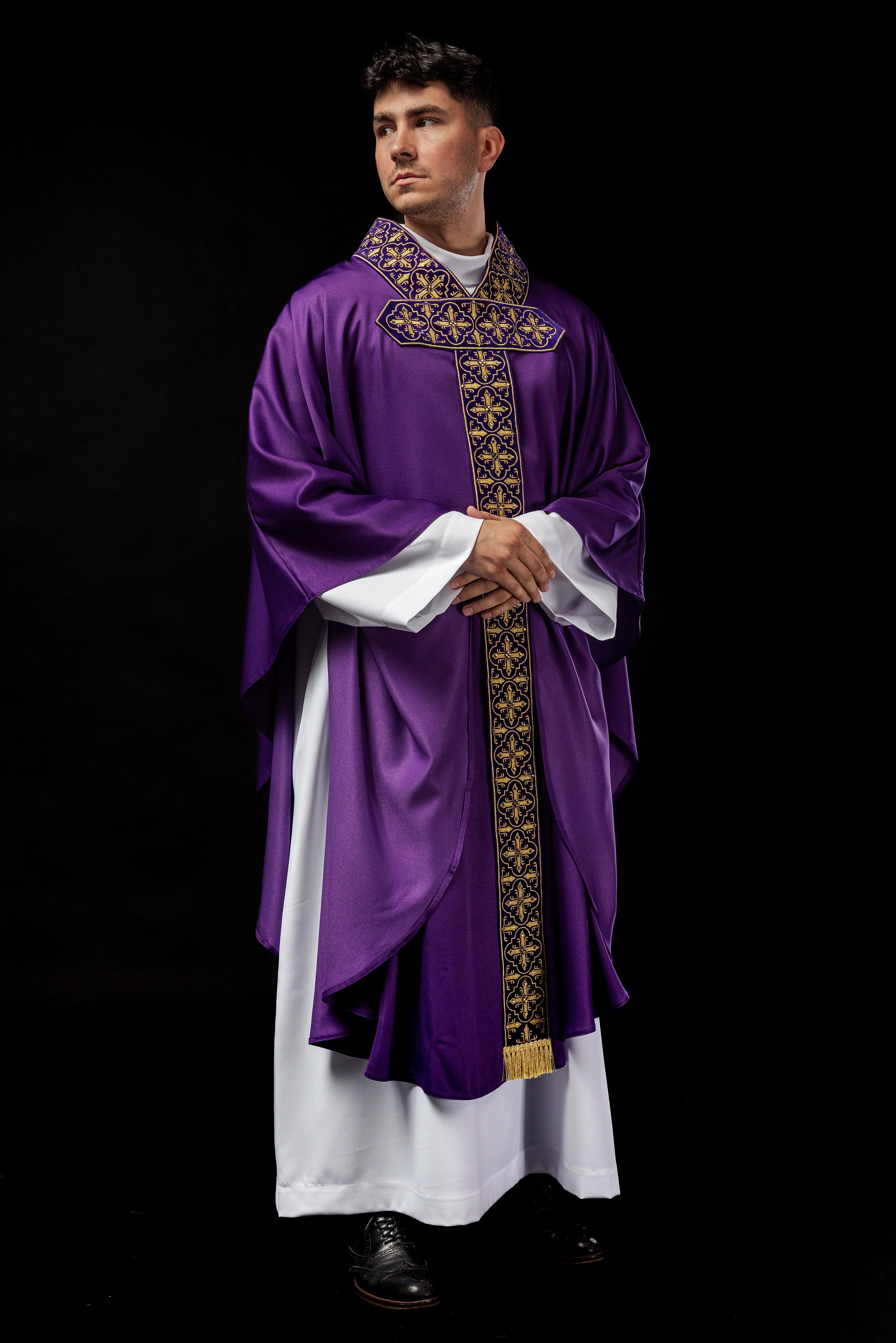 Purple chasuble finished by hand with 500 decorative stones