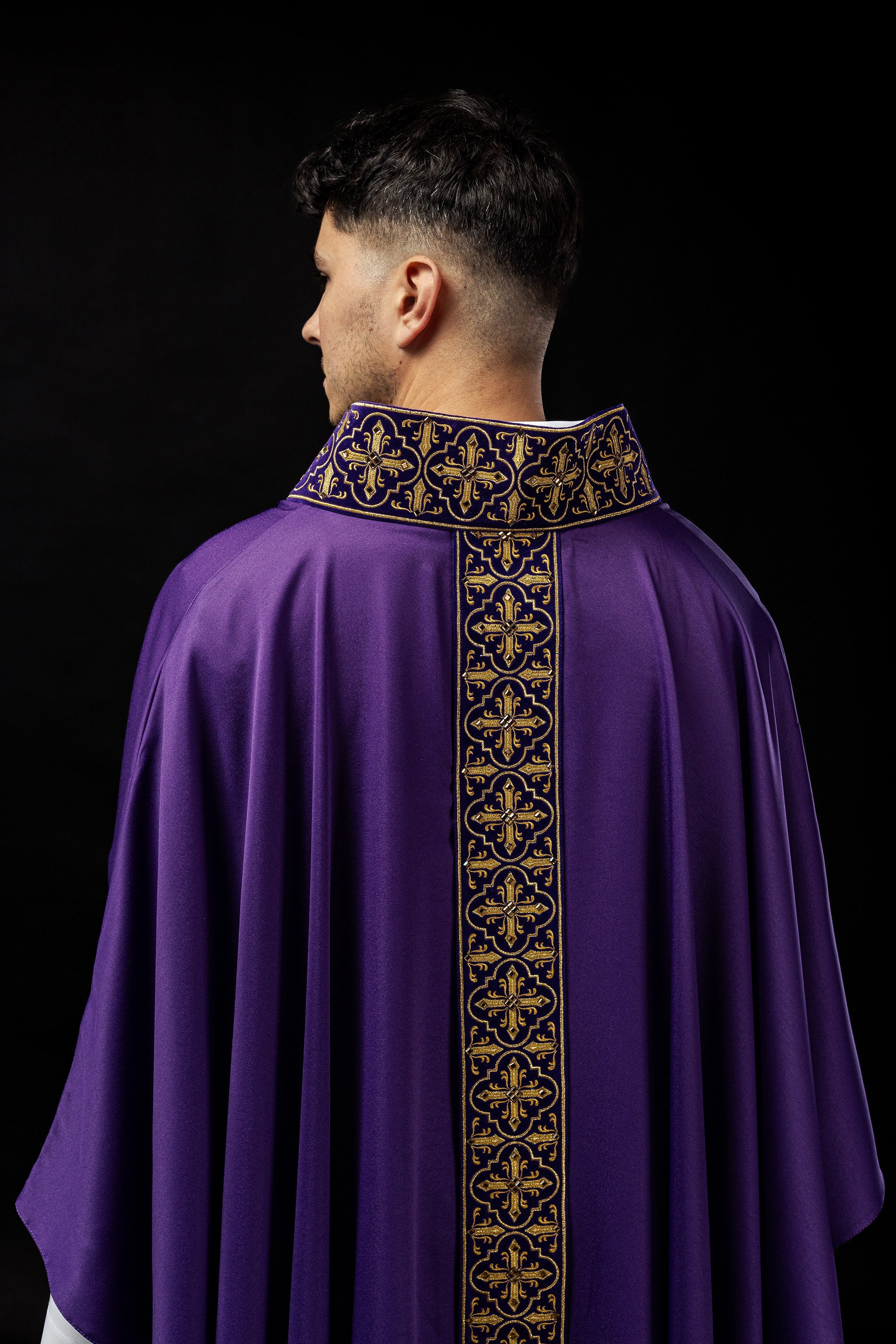 Purple chasuble finished by hand with 500 decorative stones