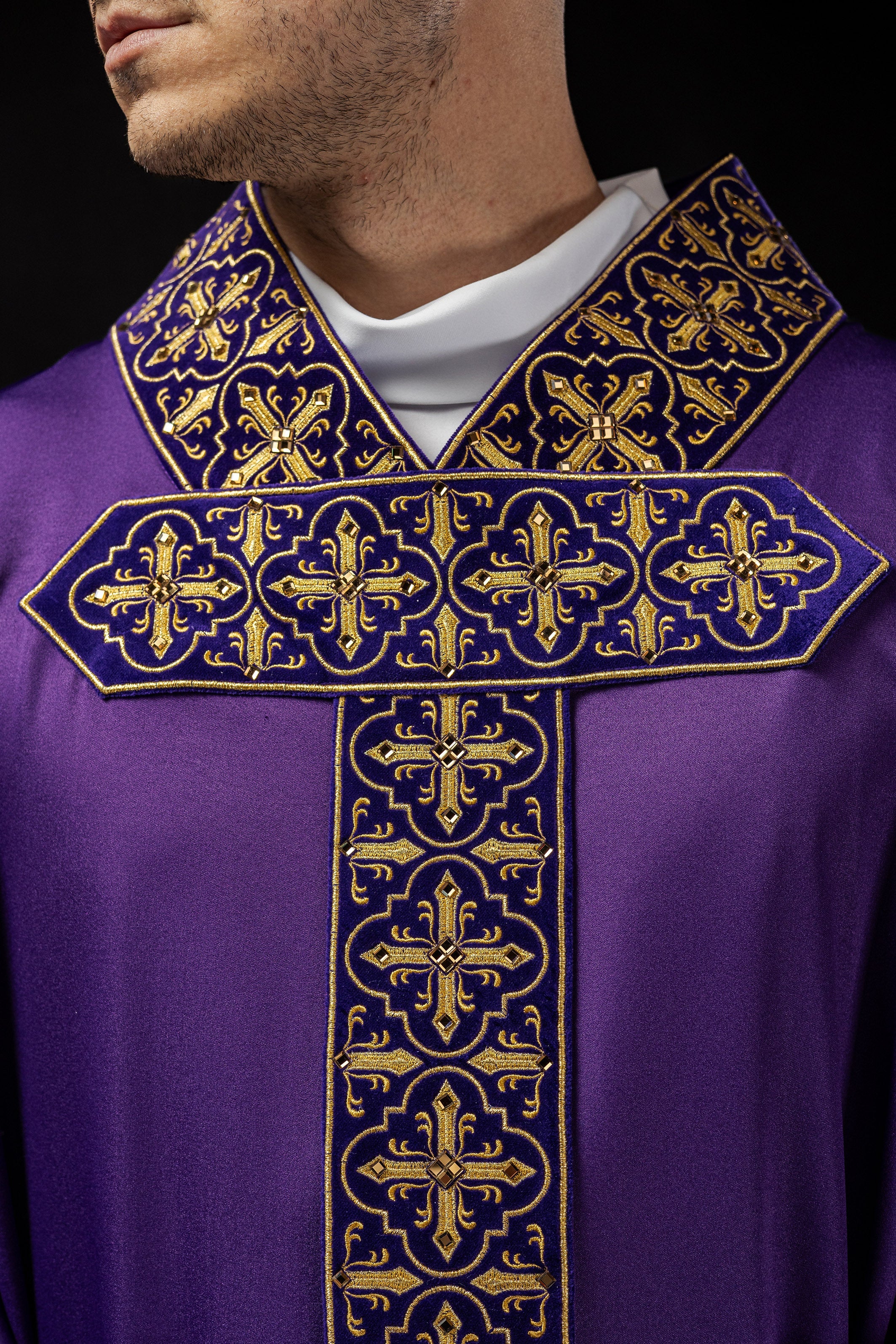 Purple chasuble finished by hand with 500 decorative stones