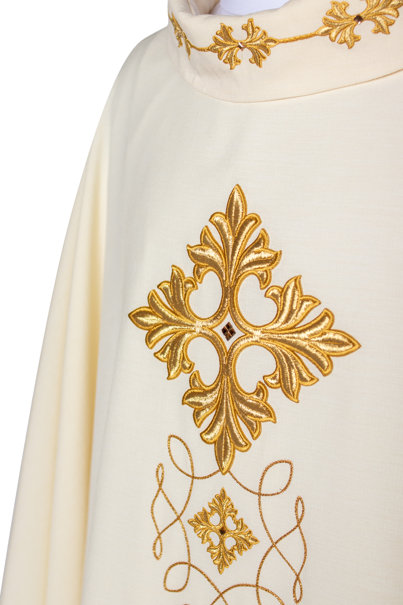 Ivory chasuble with embroidery inspired by rosary - HAFTINAUSA.COM