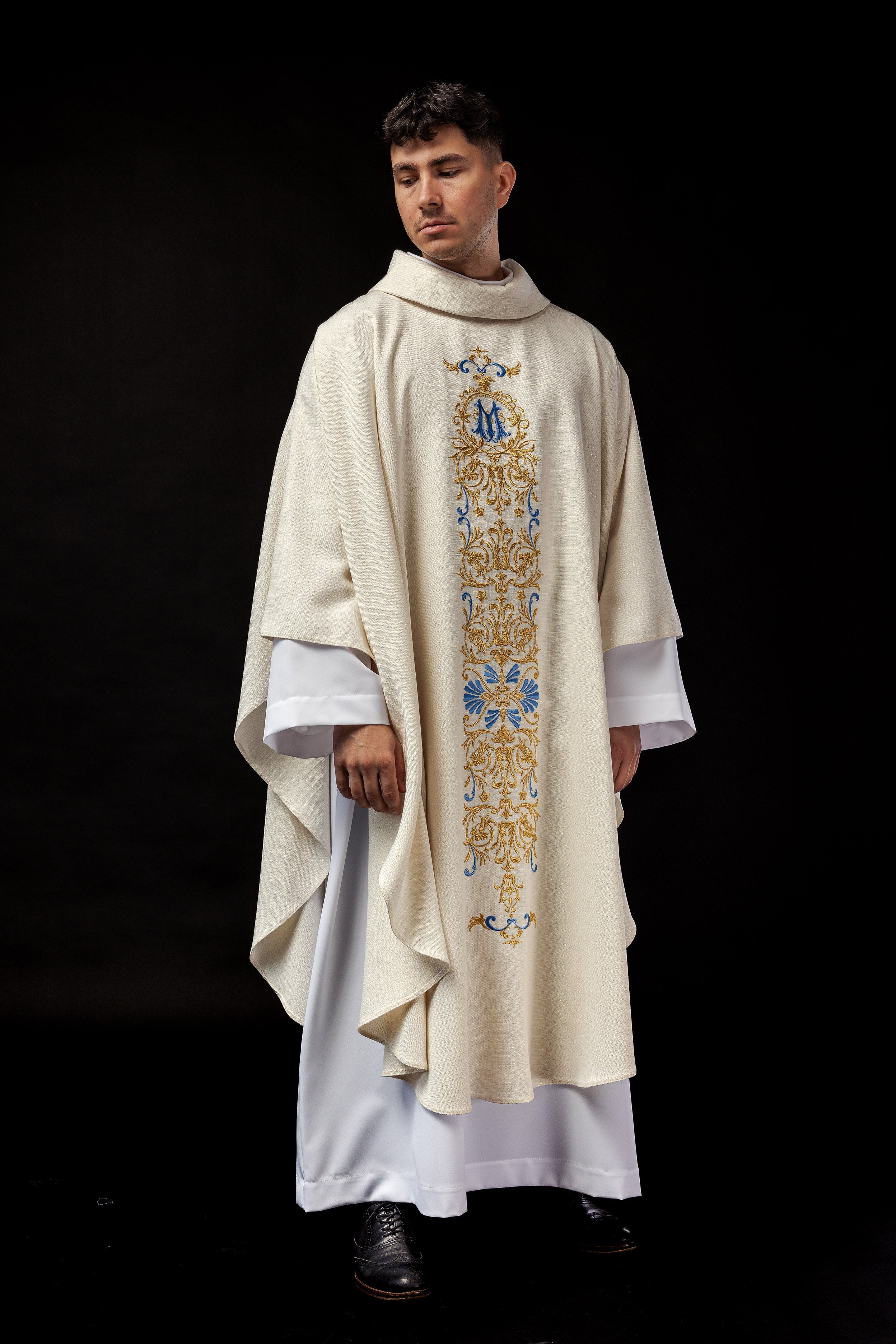 Chasuble of brocade fabric with embroidered symbol of the Virgin Mary - HAFTINAUSA.COM