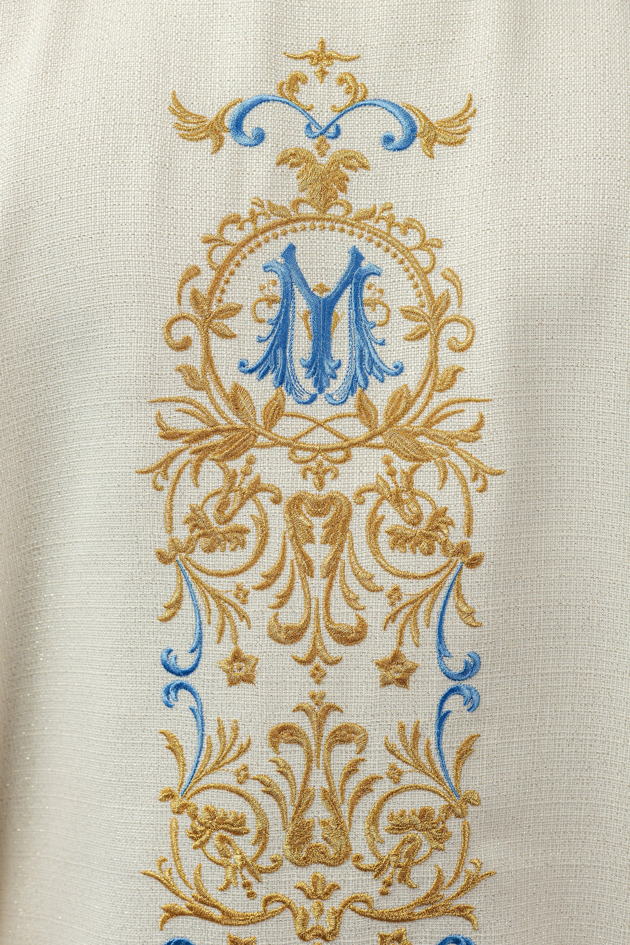 Chasuble of brocade fabric with embroidered symbol of the Virgin Mary - HAFTINAUSA.COM