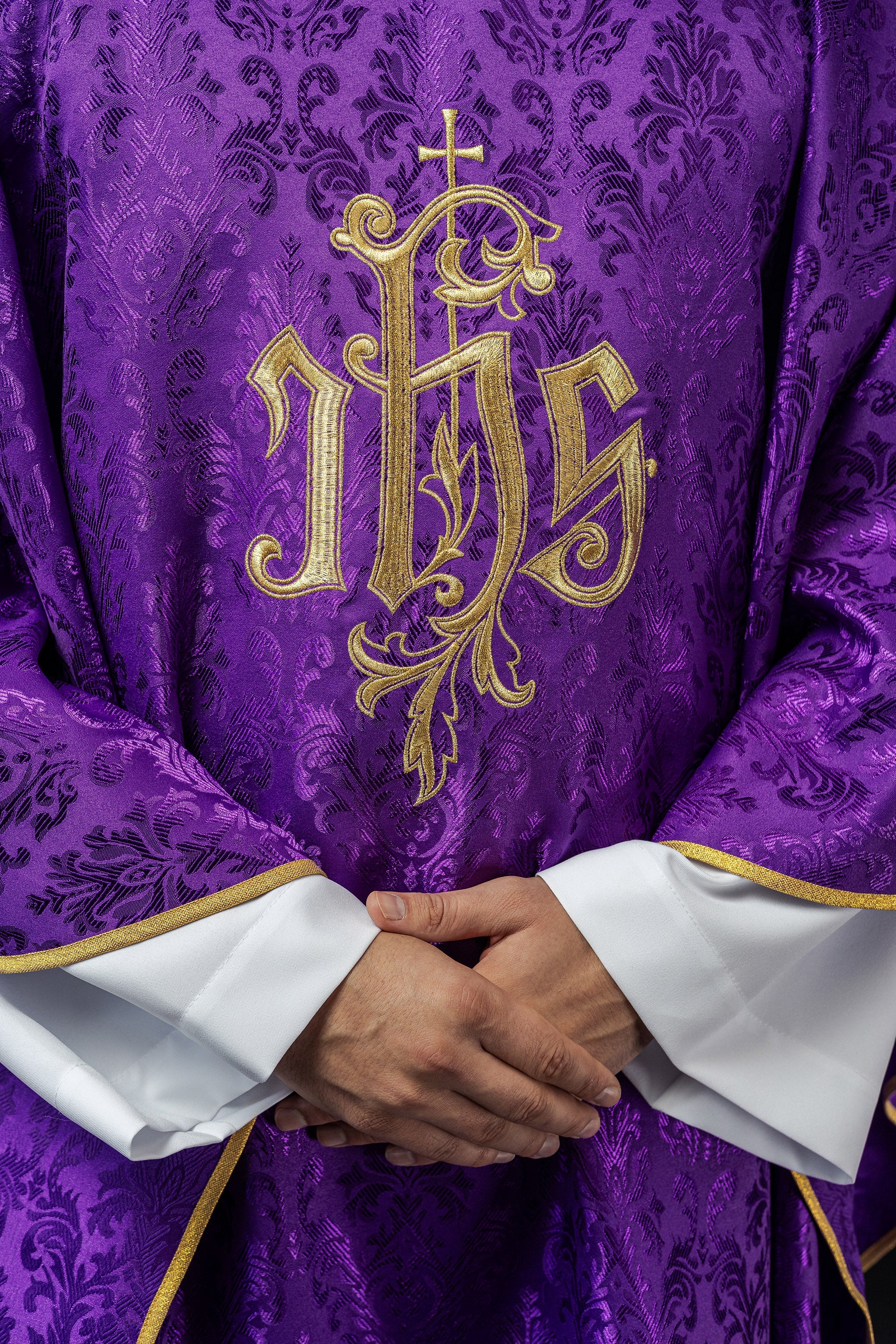 Purple chasuble made of floral ornamental texture with classic IHS