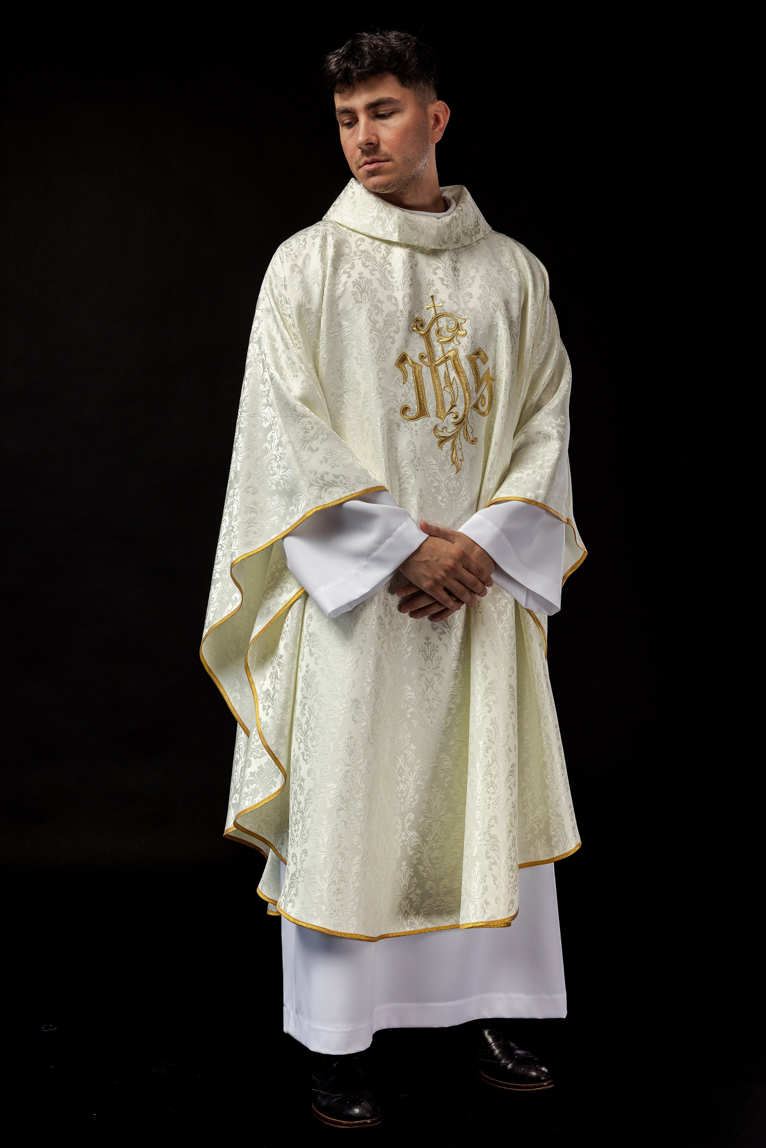 Ivory chasuble made of ornamental texture with classic IHS - HAFTINAUSA.COM