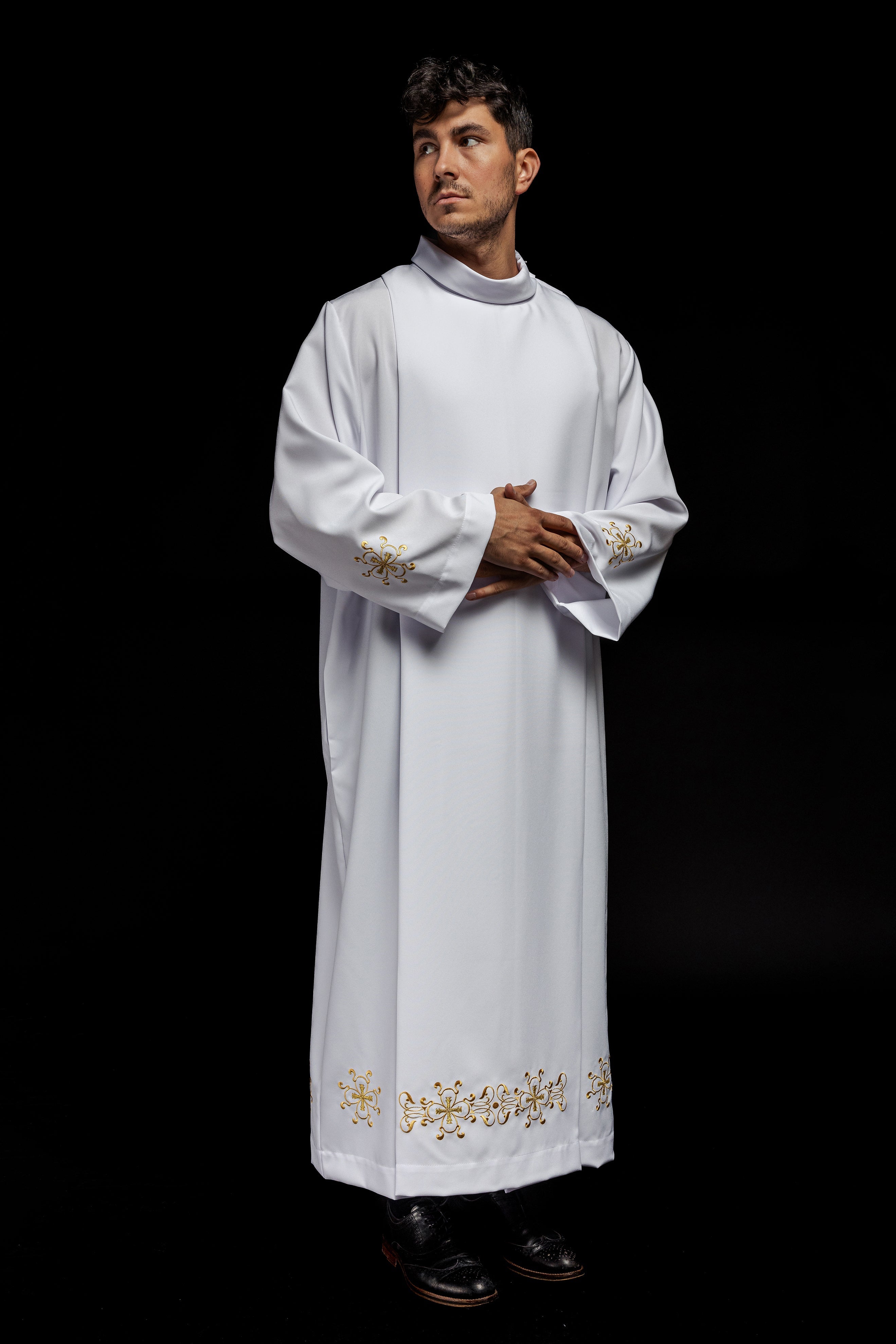 Liturgical alb with turtleneck decorated with embroidery white