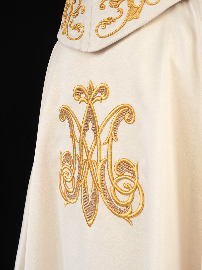 Liturgical chasuble with the image of Our Lady hugging the baby Jesus