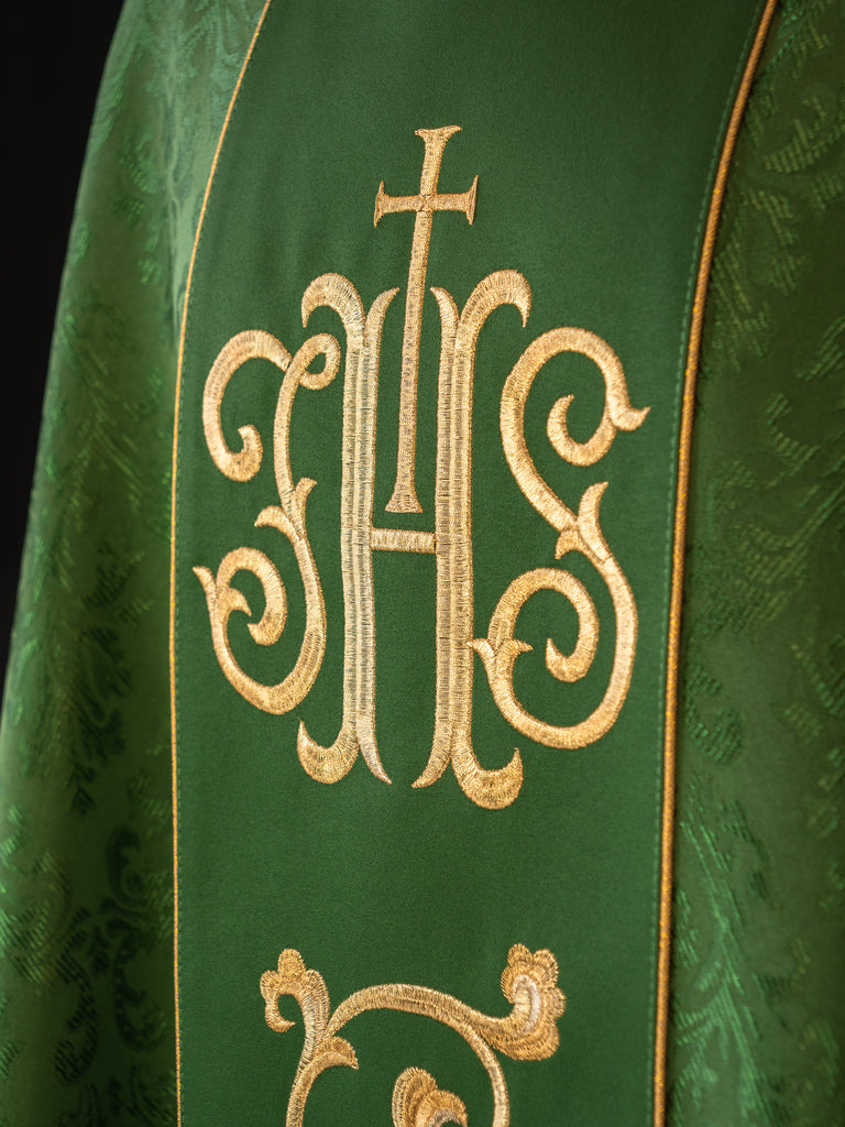 Green chasuble with JHS motif made of decorative texture