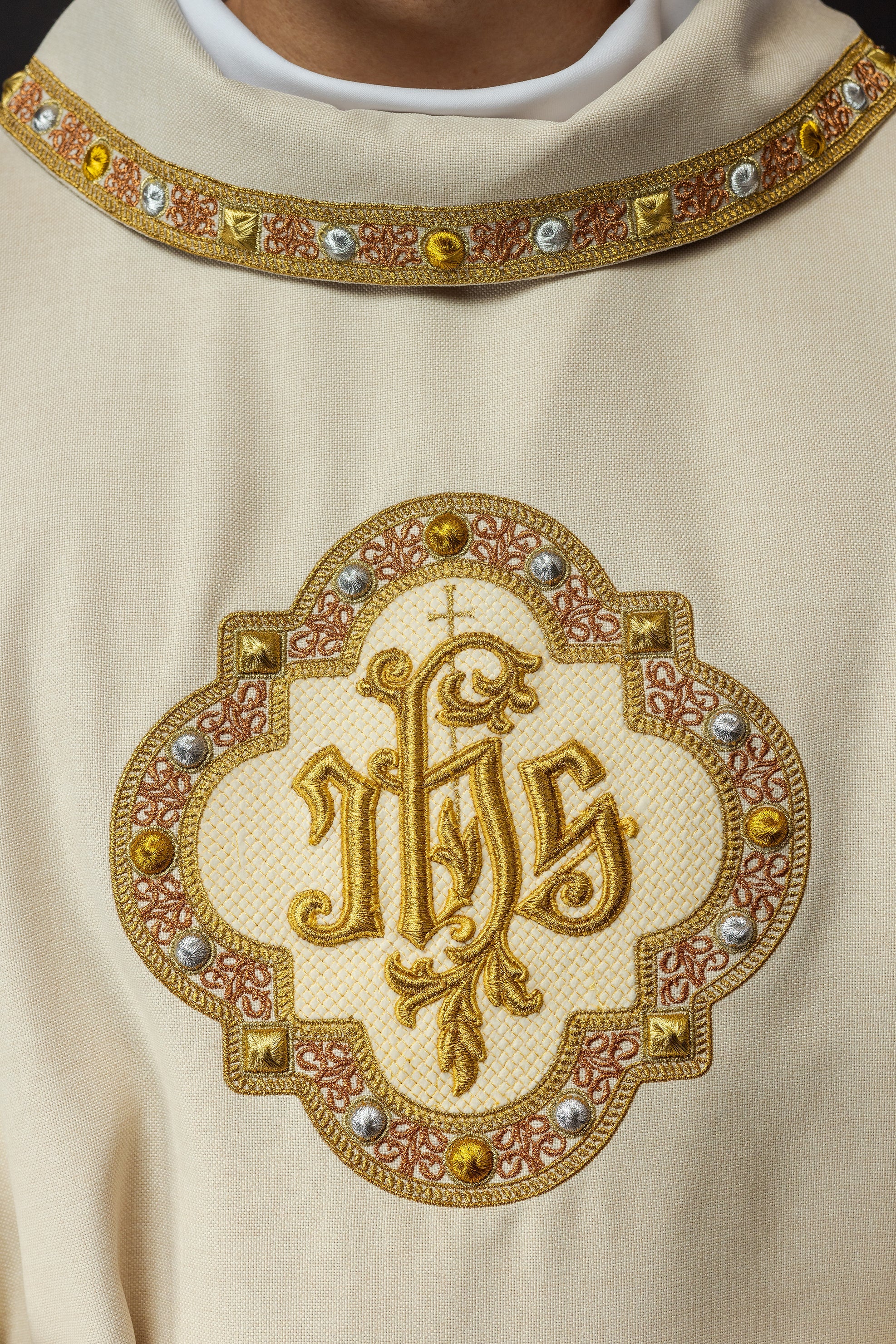 Dalmatica with IHS symbol and ecru collar