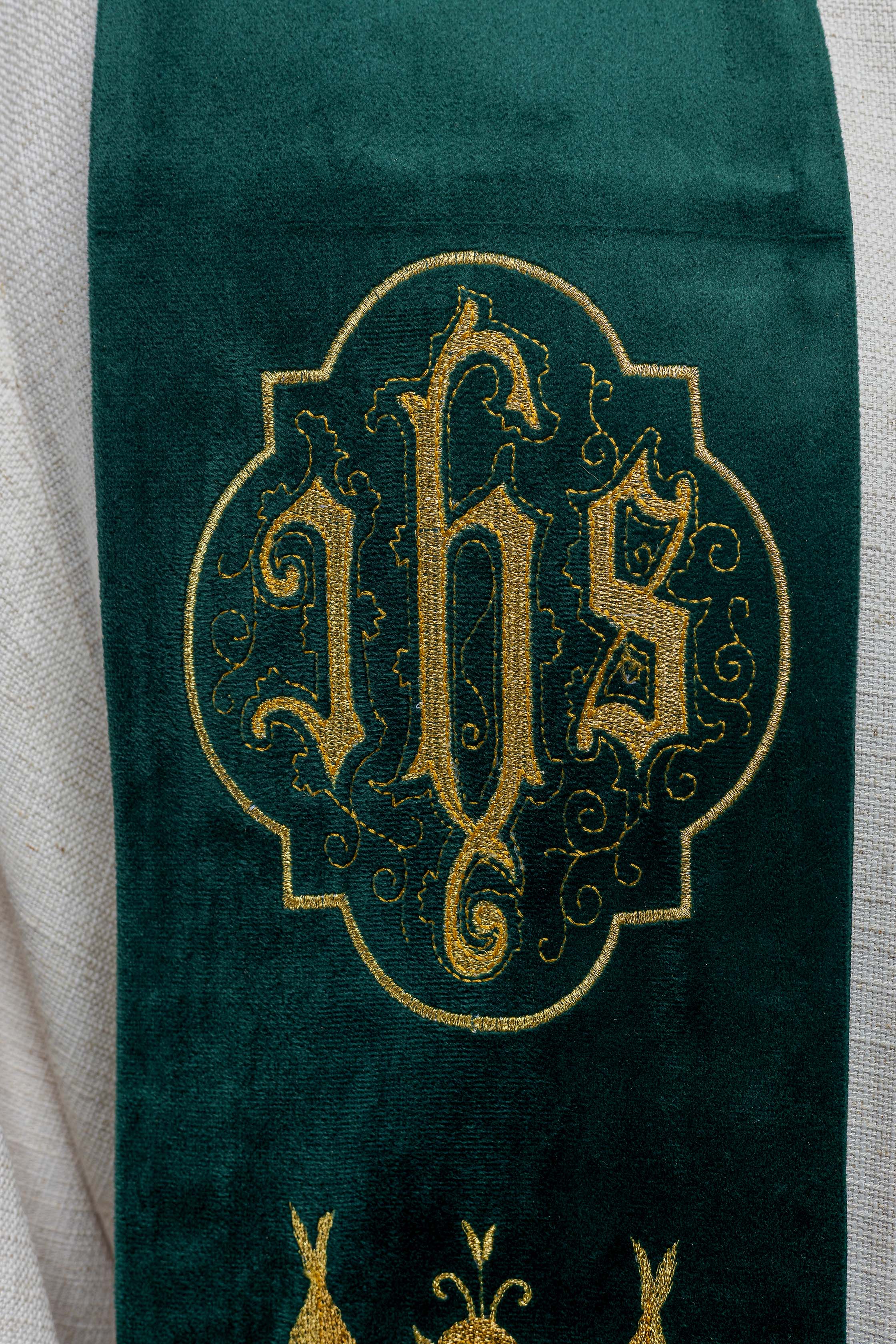 IHS green embroidered stole - HAFTINAUSA.COM