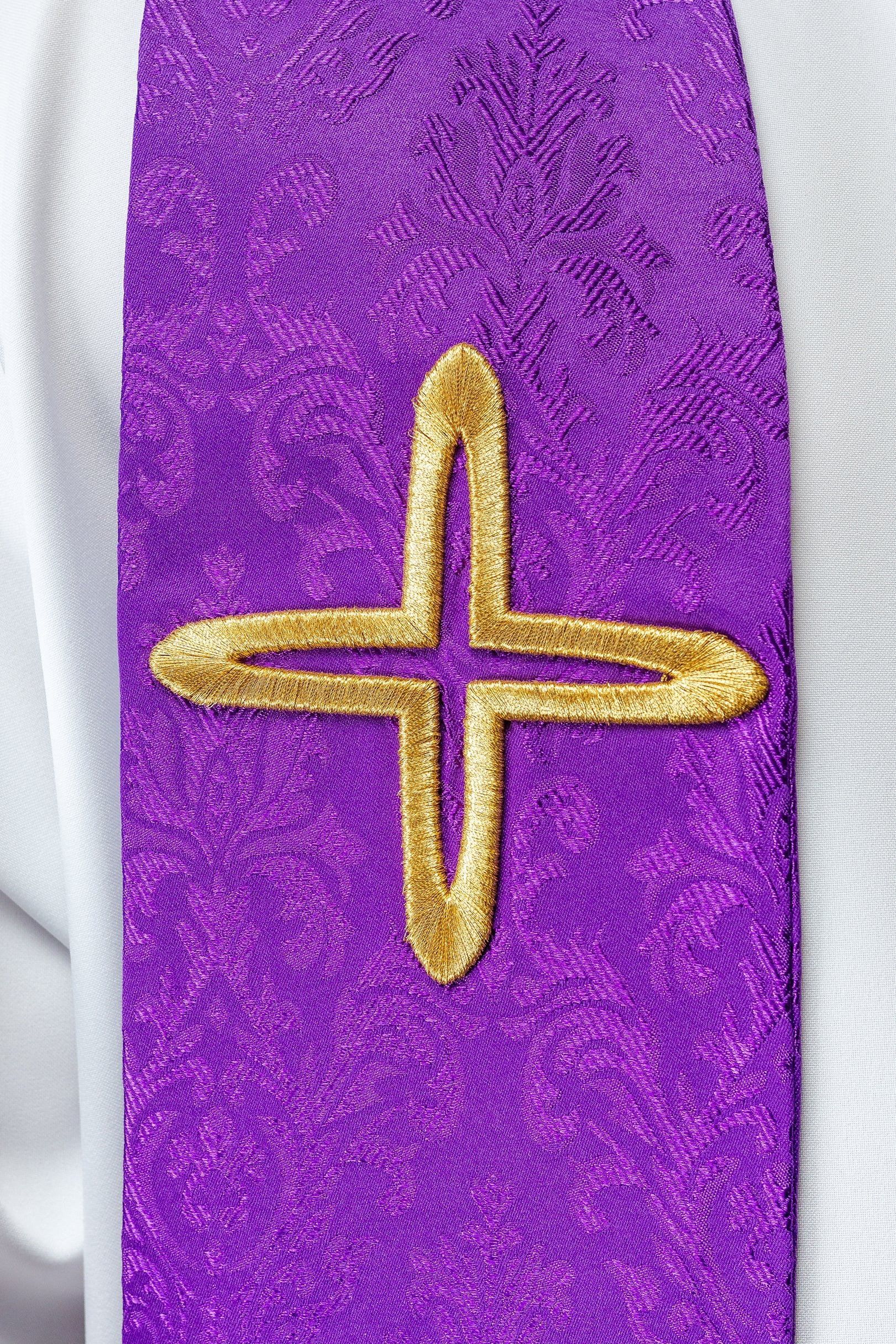 Embroidered jacquard stole with cross motifs purple - HAFTINAUSA.COM