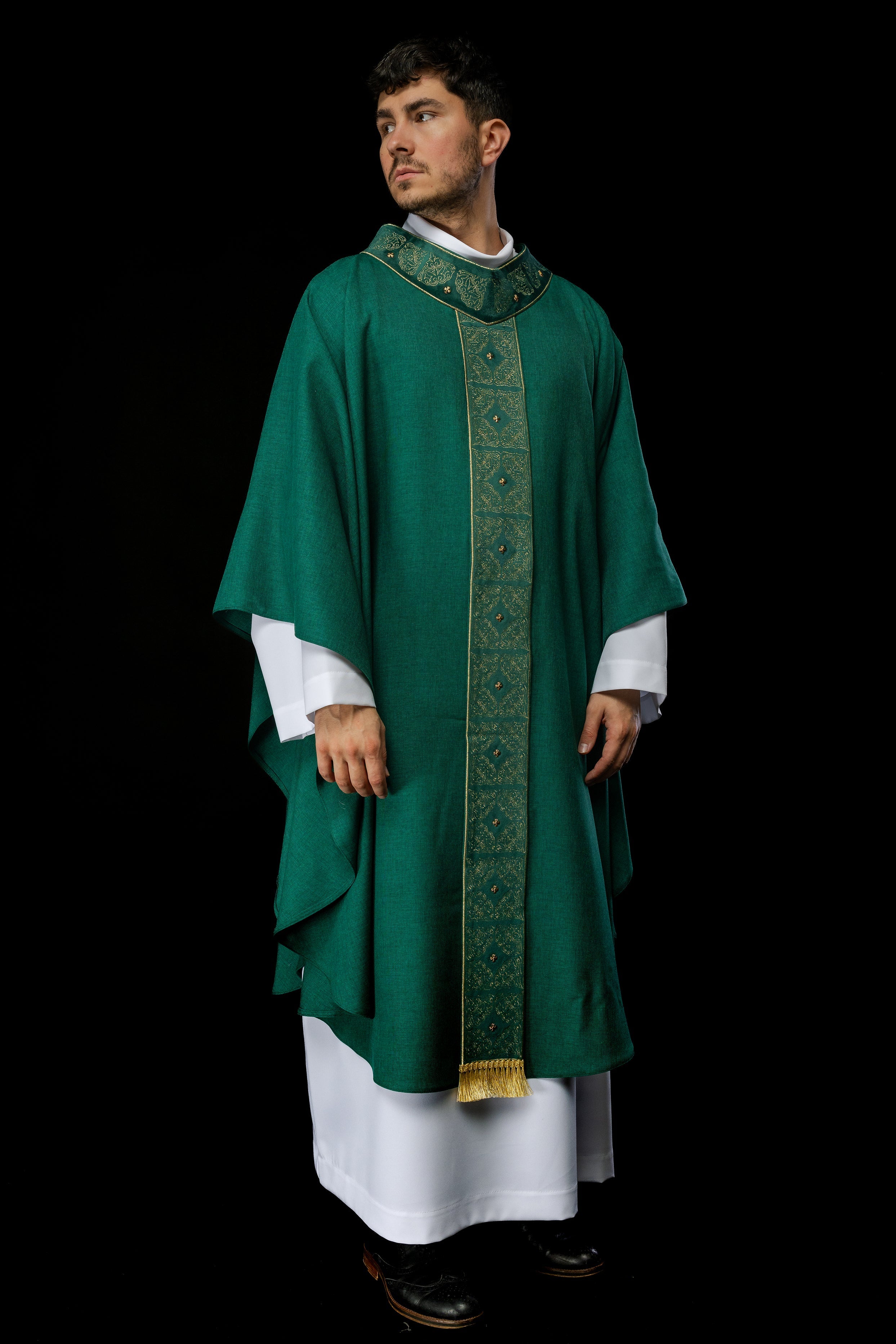 Priest robe made of green velvet texture - HAFTINAUSA.COM