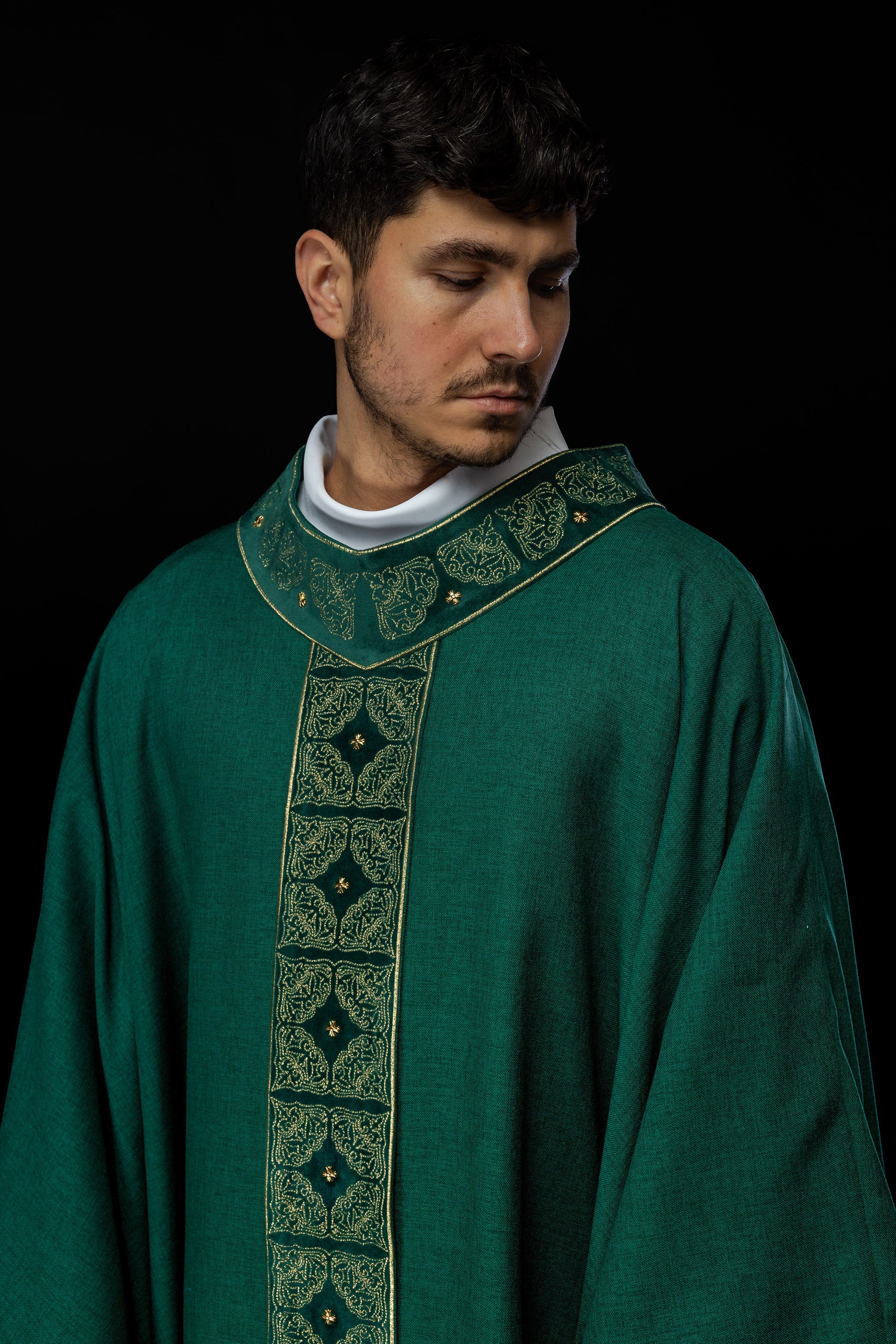 Priest robe made of green velvet texture - HAFTINAUSA.COM