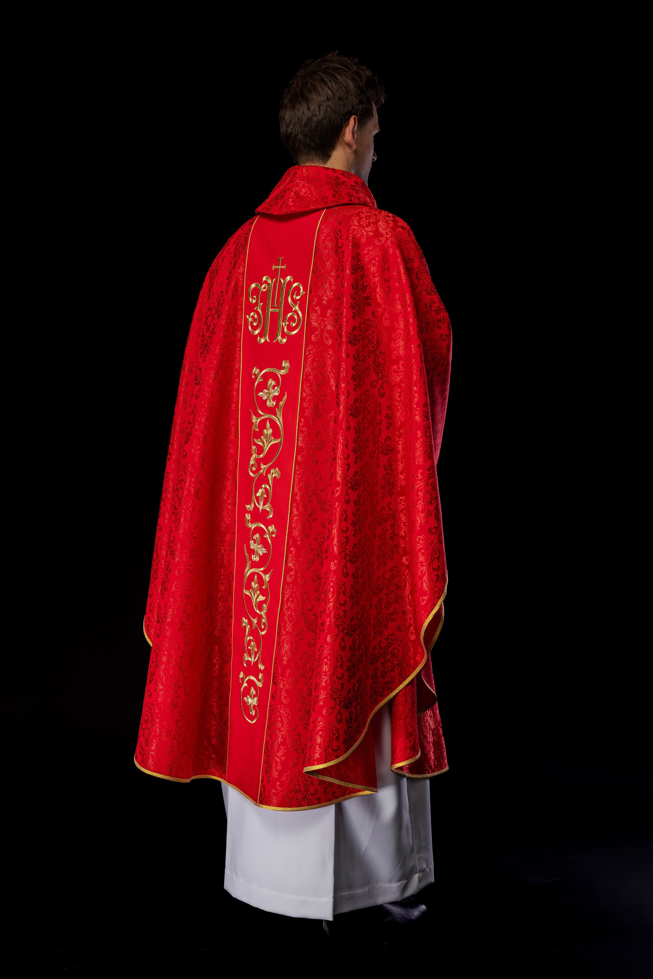 Red chasuble with JHS motif made of decorative texture