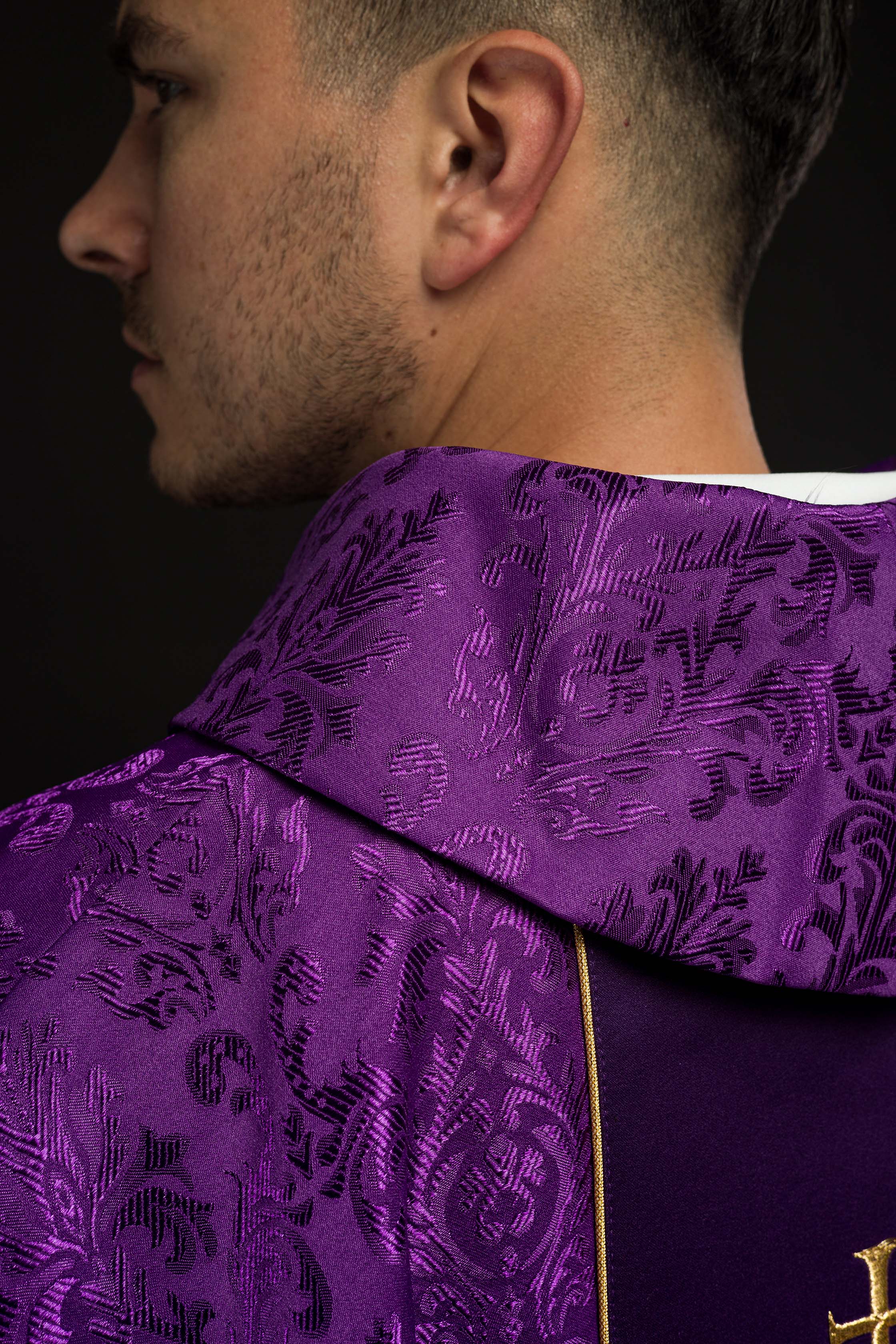 Purple chasuble made of jacquard texture with classic JHS motif