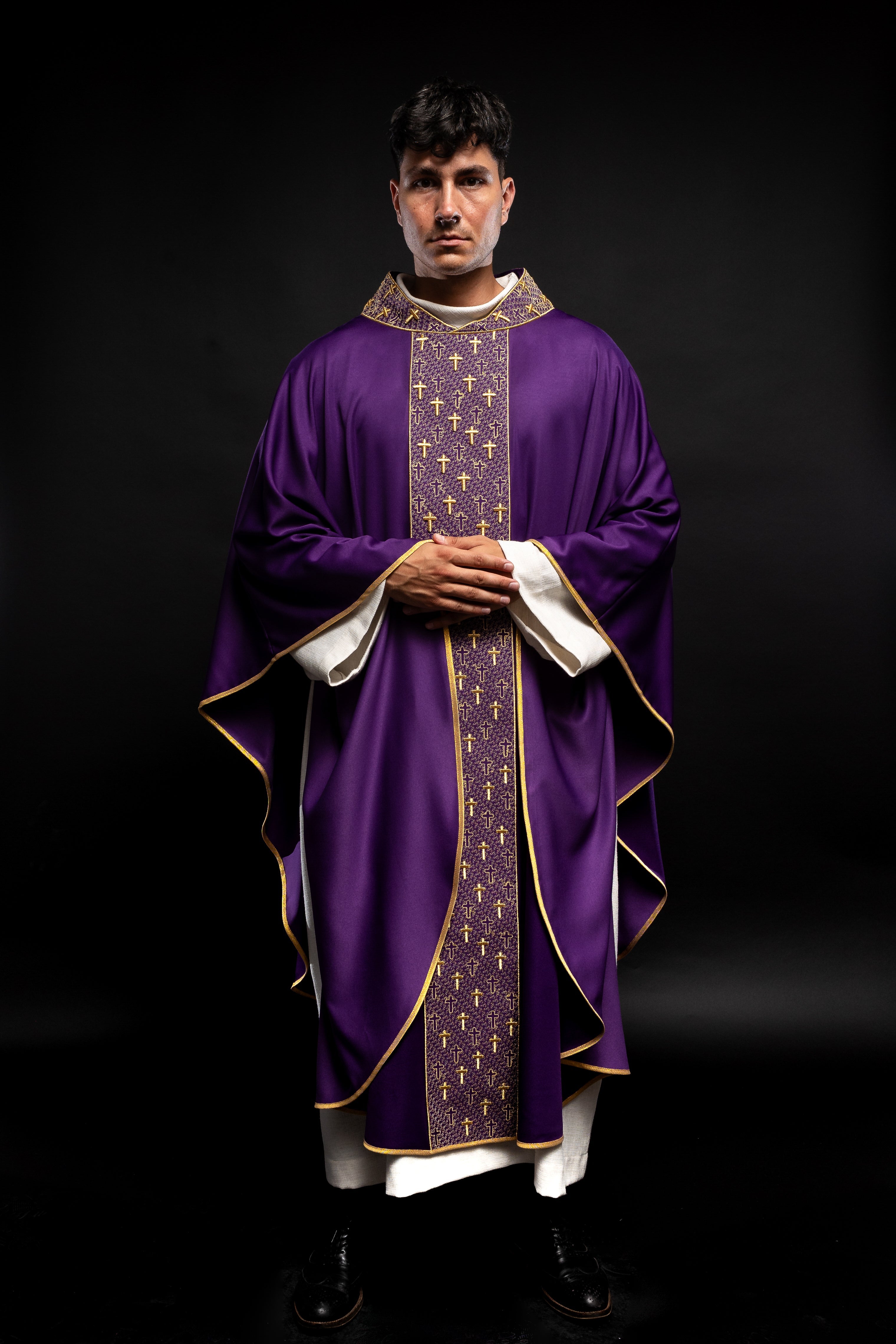 Purple chasuble with gold cross embroidery on wide orphrey and collar - HAFTINAUSA.COM