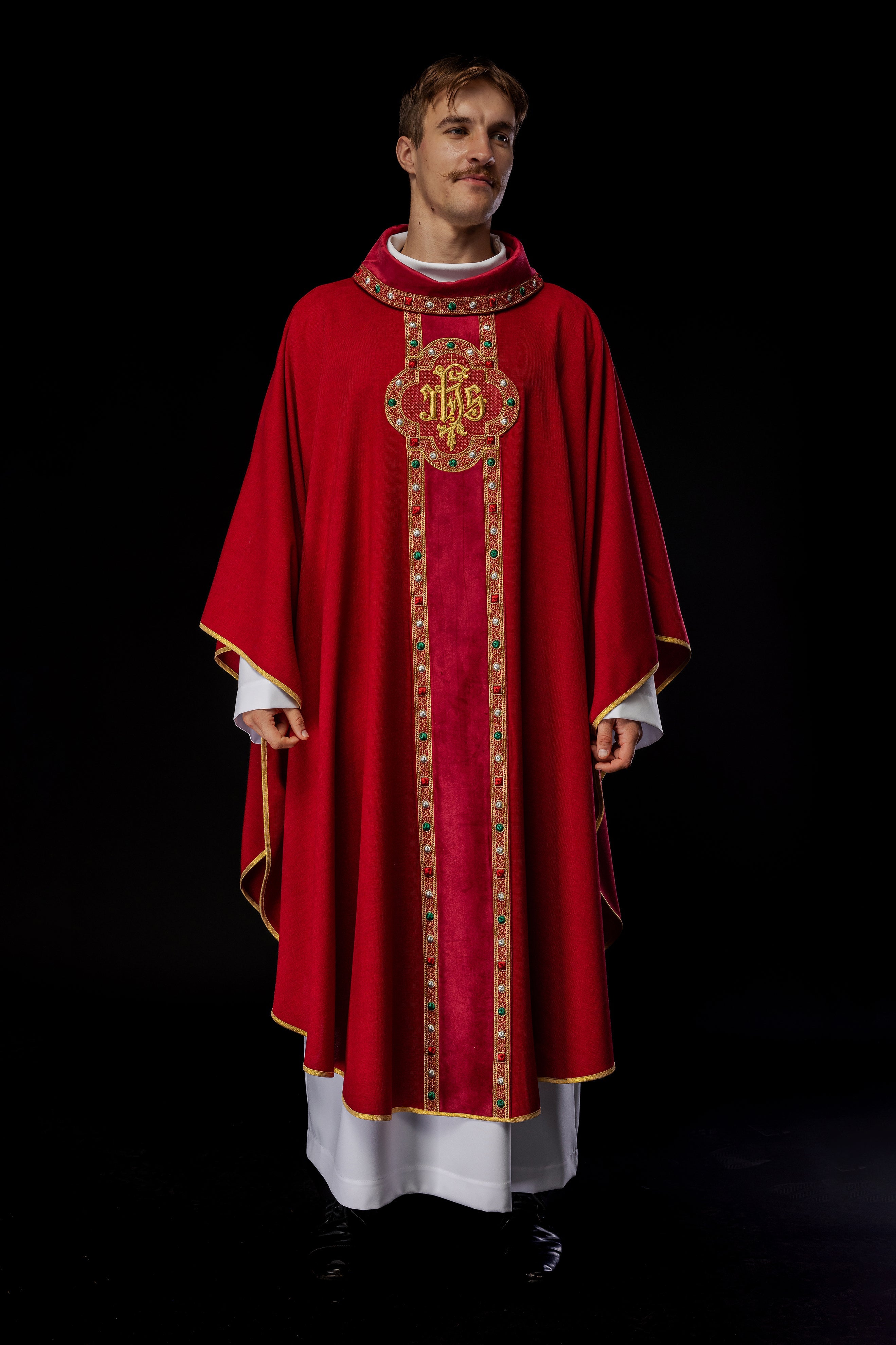 Chasuble with richly embroidered belt and piping around IHS collar embroidery in red