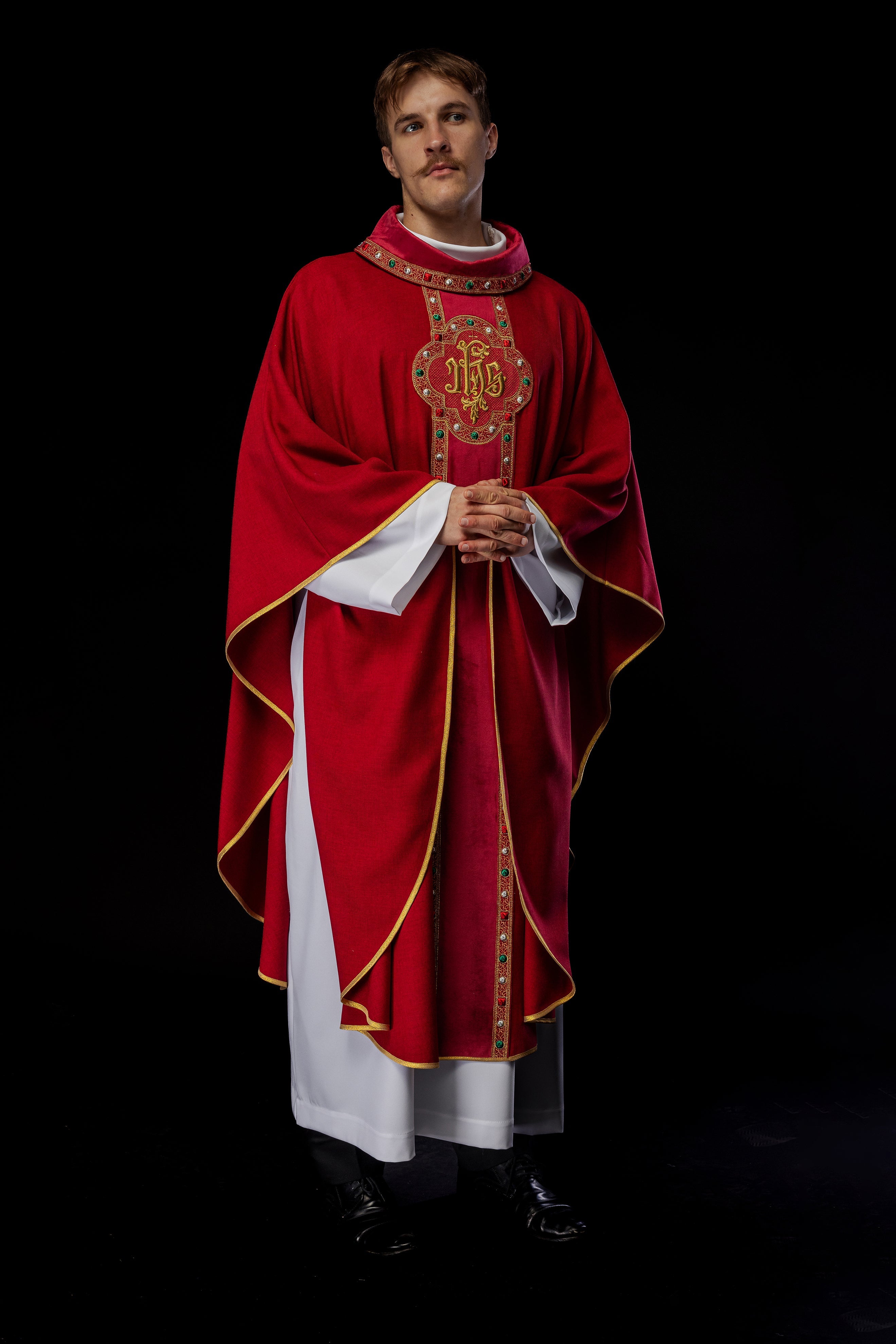 Chasuble with richly embroidered belt and piping around IHS collar embroidery in red - HAFTINAUSA.COM