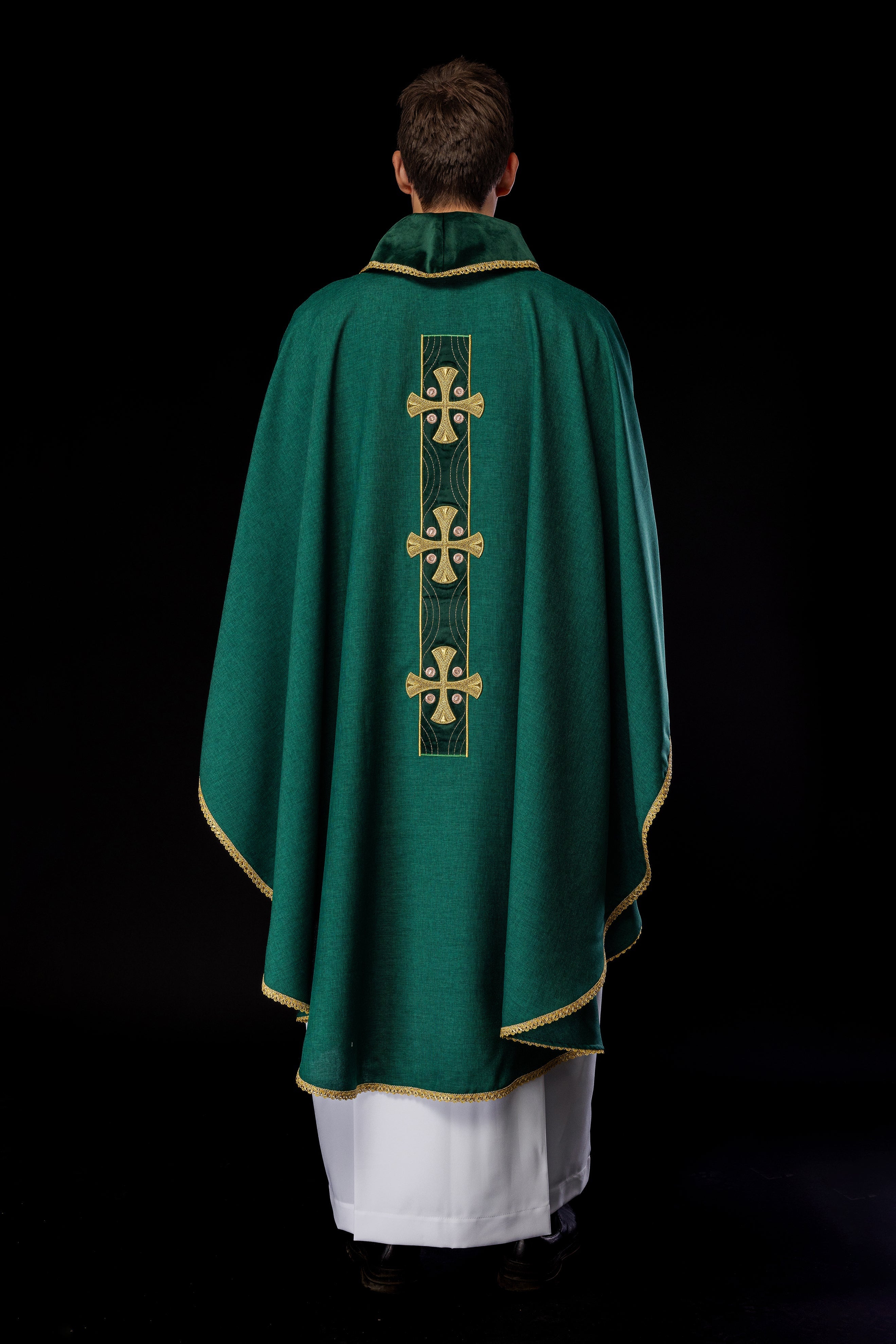 Chasuble with embroidered gold crosses and piping on the collar in green