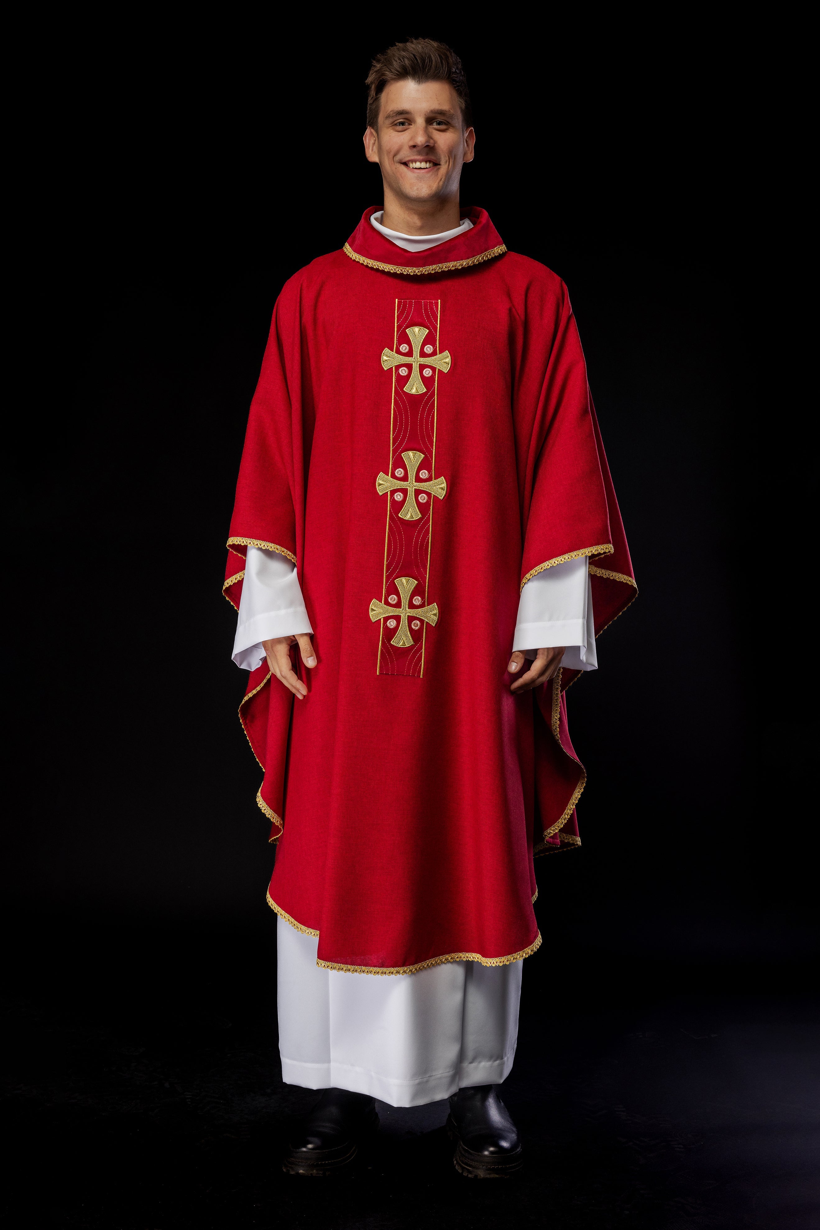 Chasuble with embroidered gold crosses and piping on the collar in red